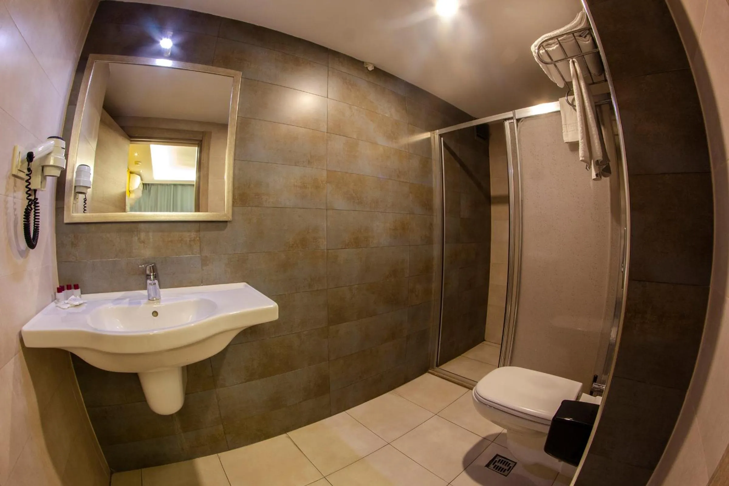 Bathroom in Baykara Hotel