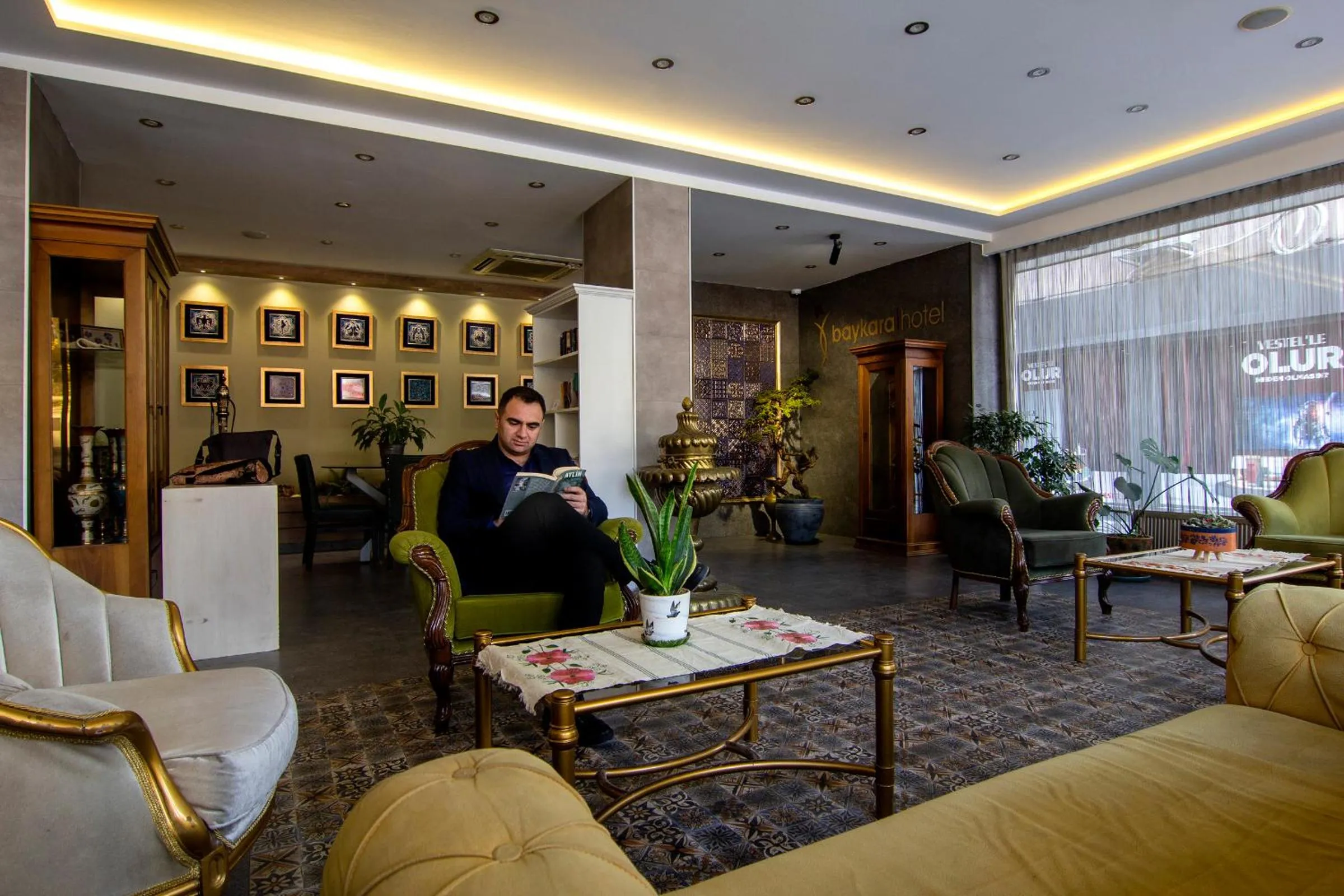 Lobby or reception in Baykara Hotel