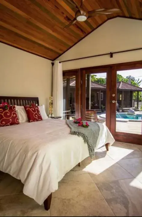 King Room with Sea View in Marbucks Bed & Breakfast King Room with Sea View in Marbucks Bed & Breakfast