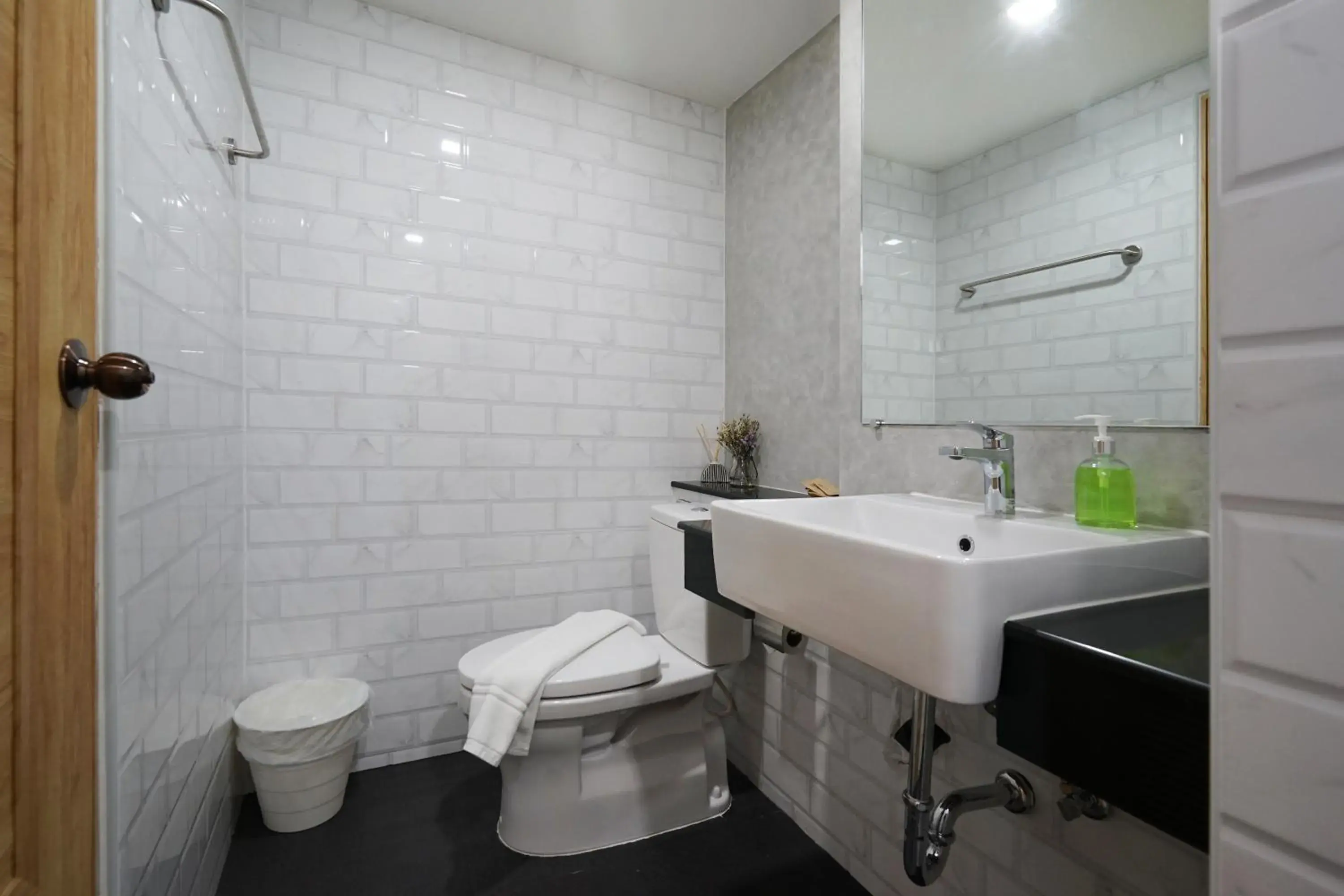 Deluxe Twin Room in Luck Esan Loft Deluxe Twin Room in Luck Esan Loft