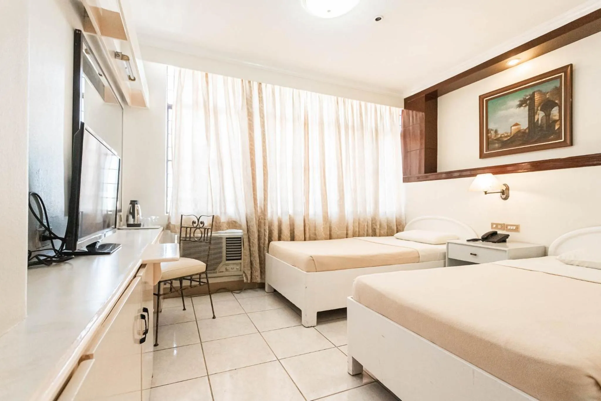 Bed in Hotel Canelsa