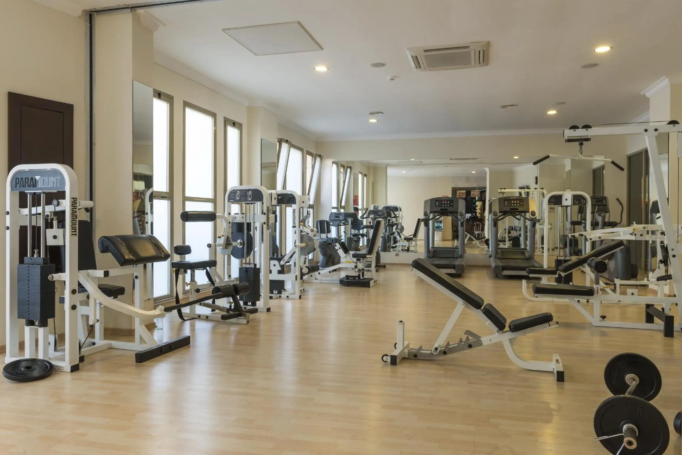 Fitness centre/facilities in Grand Pasa Hotel