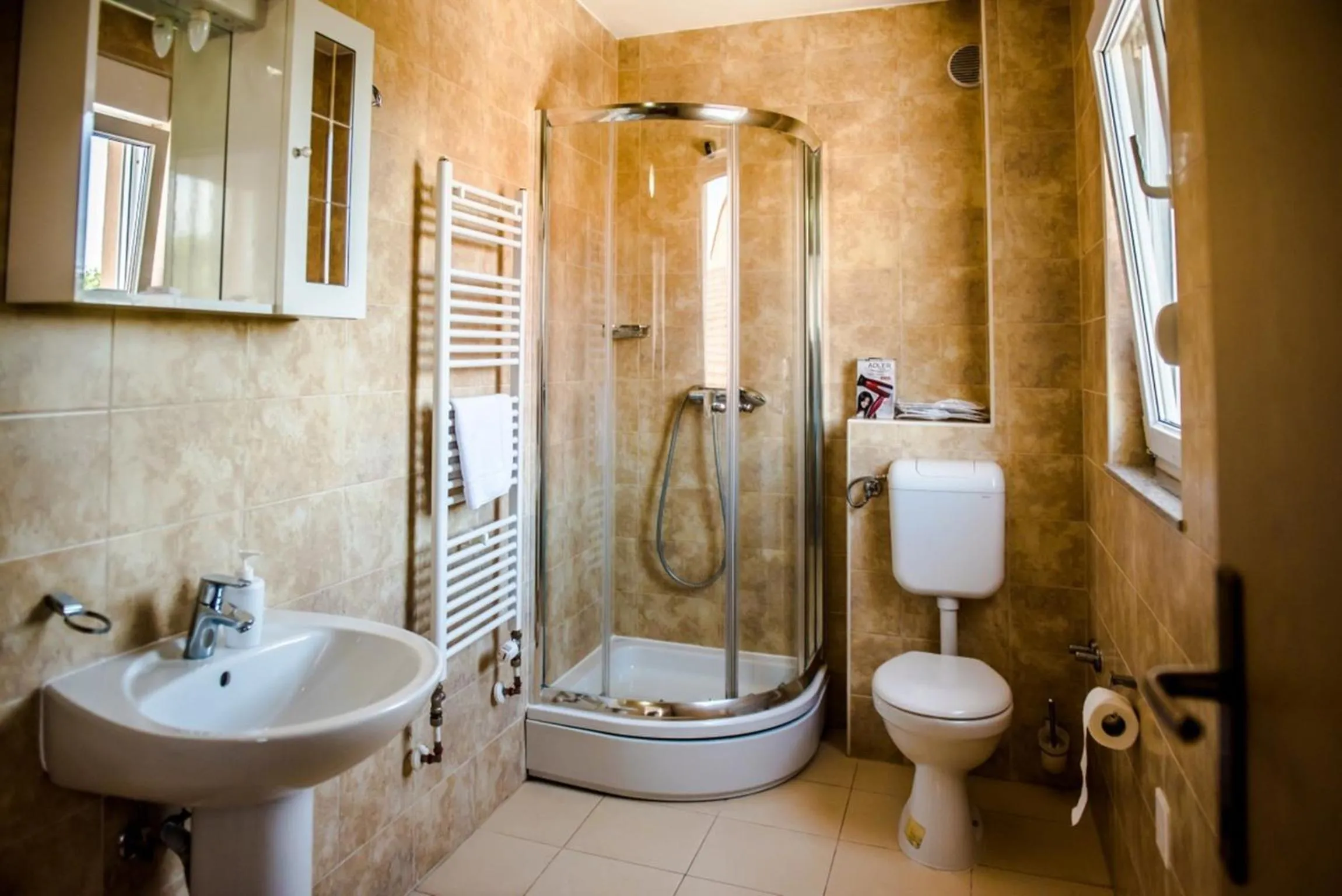 Bathroom in Hotel Villa Monako
