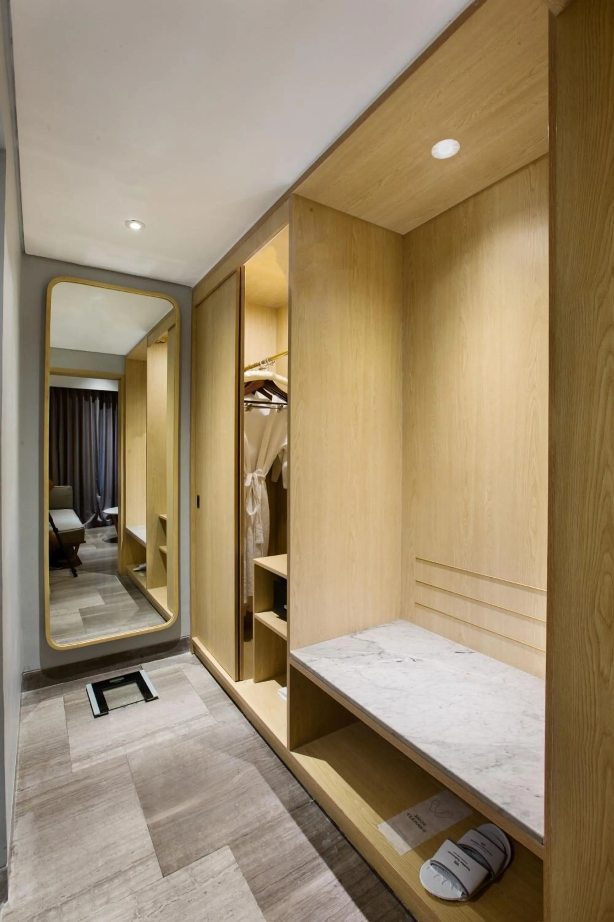 wardrobe, Bed in Hotel Santika Premiere Garut