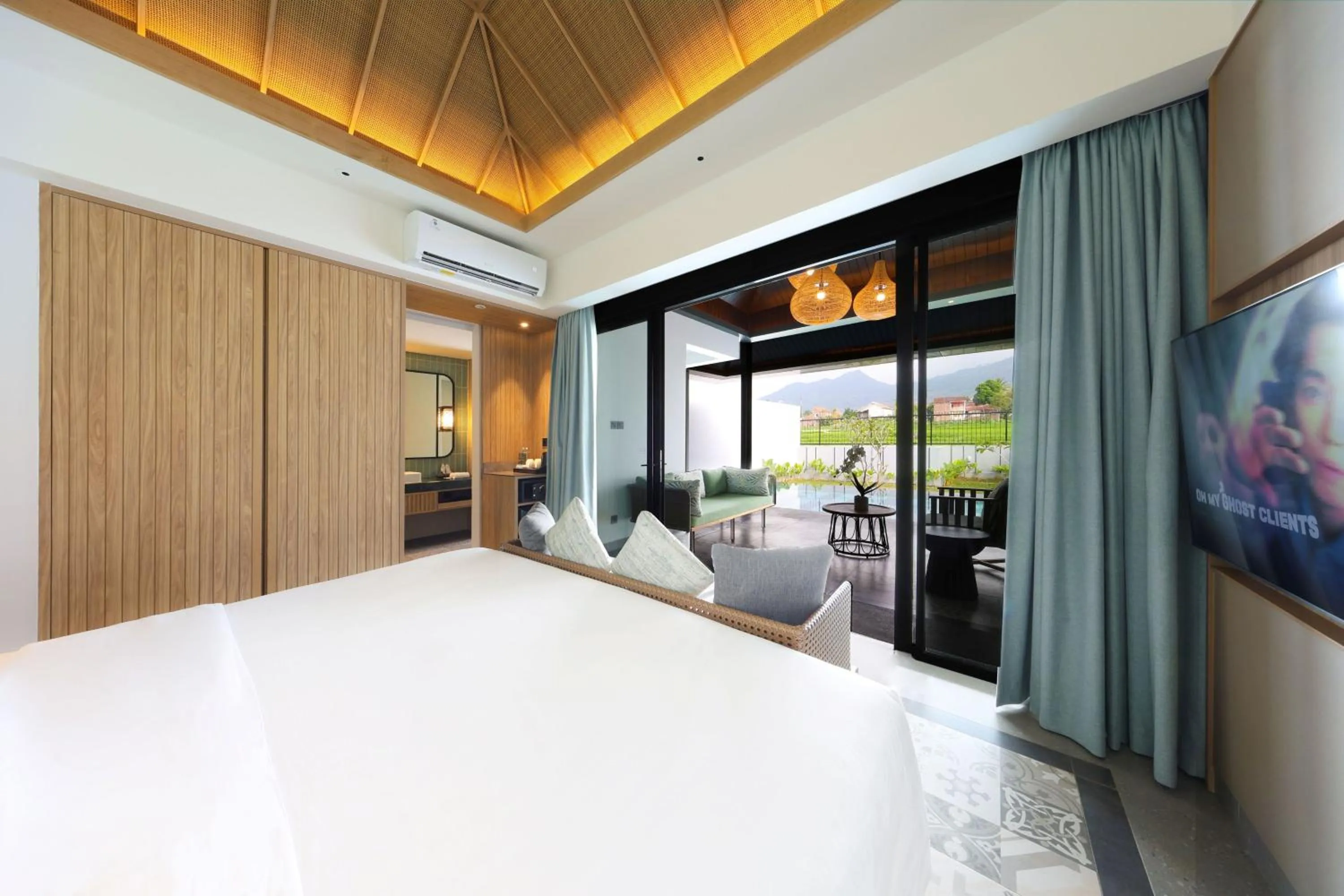 Bedroom, Bed in Hotel Santika Premiere Garut