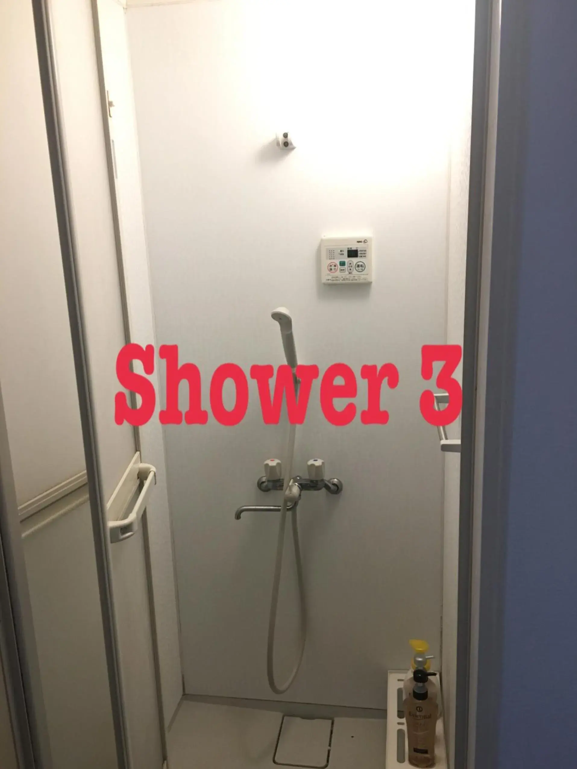 Economy Triple Room in Lucky Hostel Economy Triple Room in Lucky Hostel