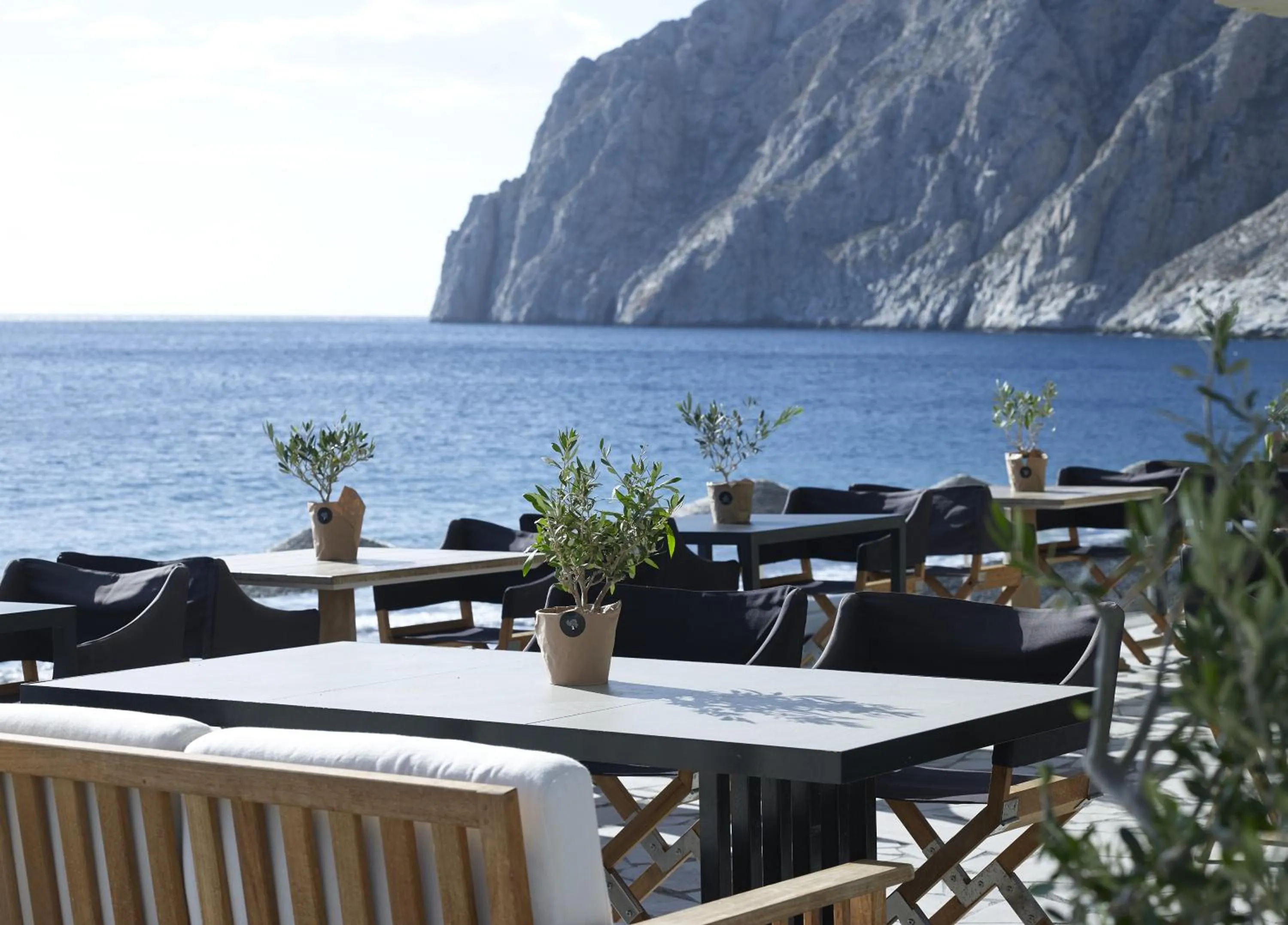 Restaurant/places to eat in Bellonias Villas