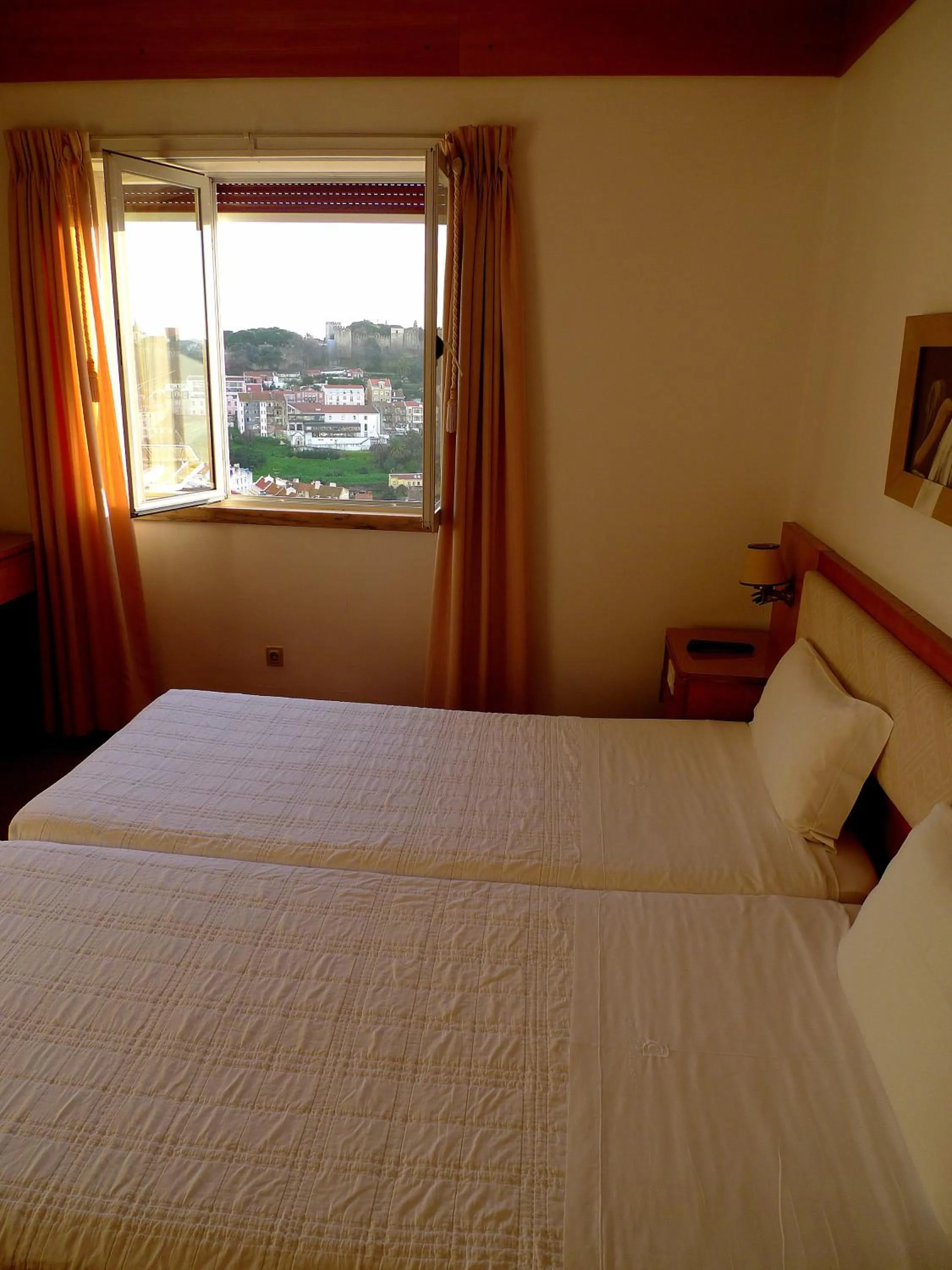 Bed in Albergaria Senhora do Monte