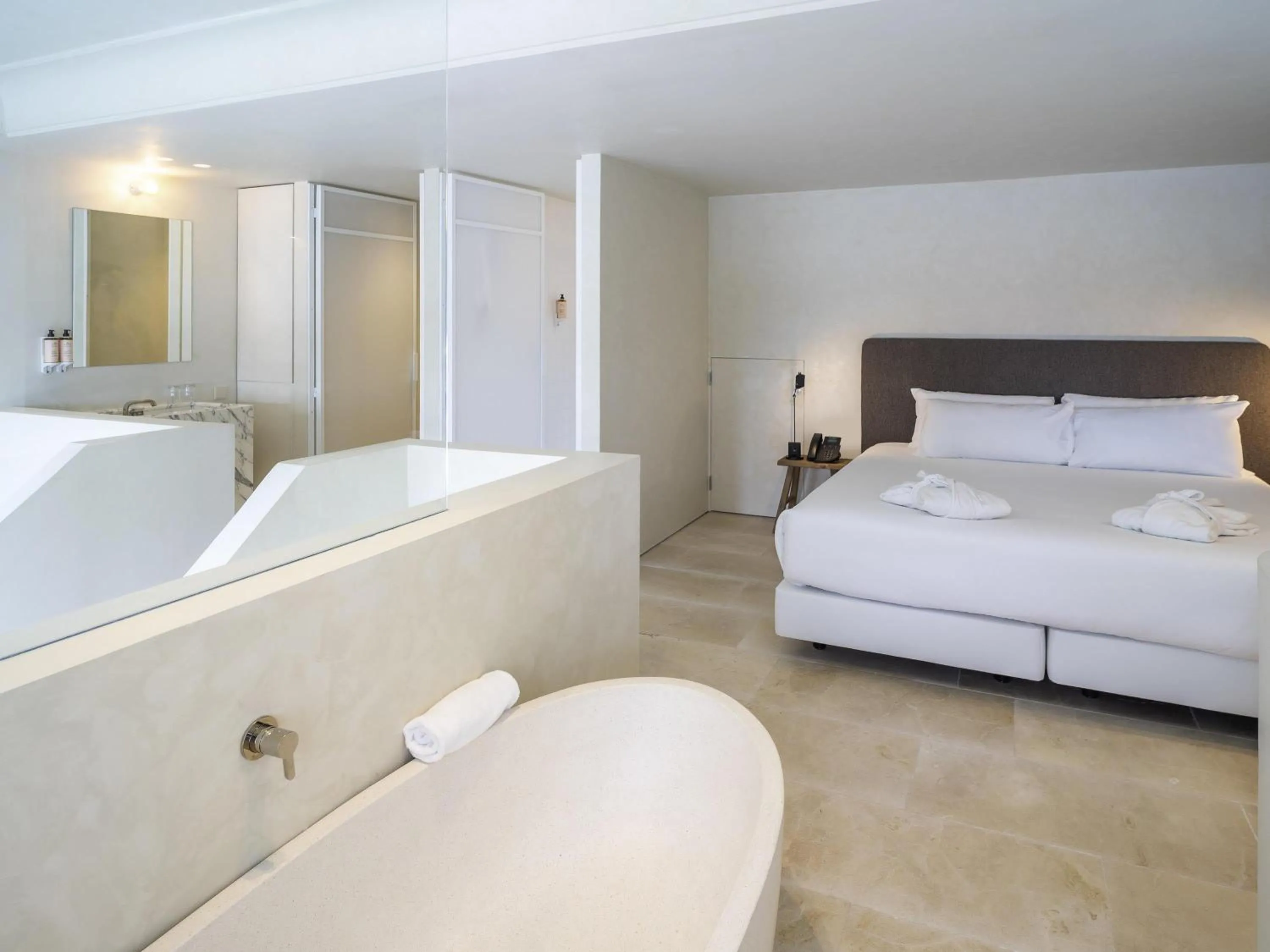 Bedroom, Bed in Mercure Benidorm