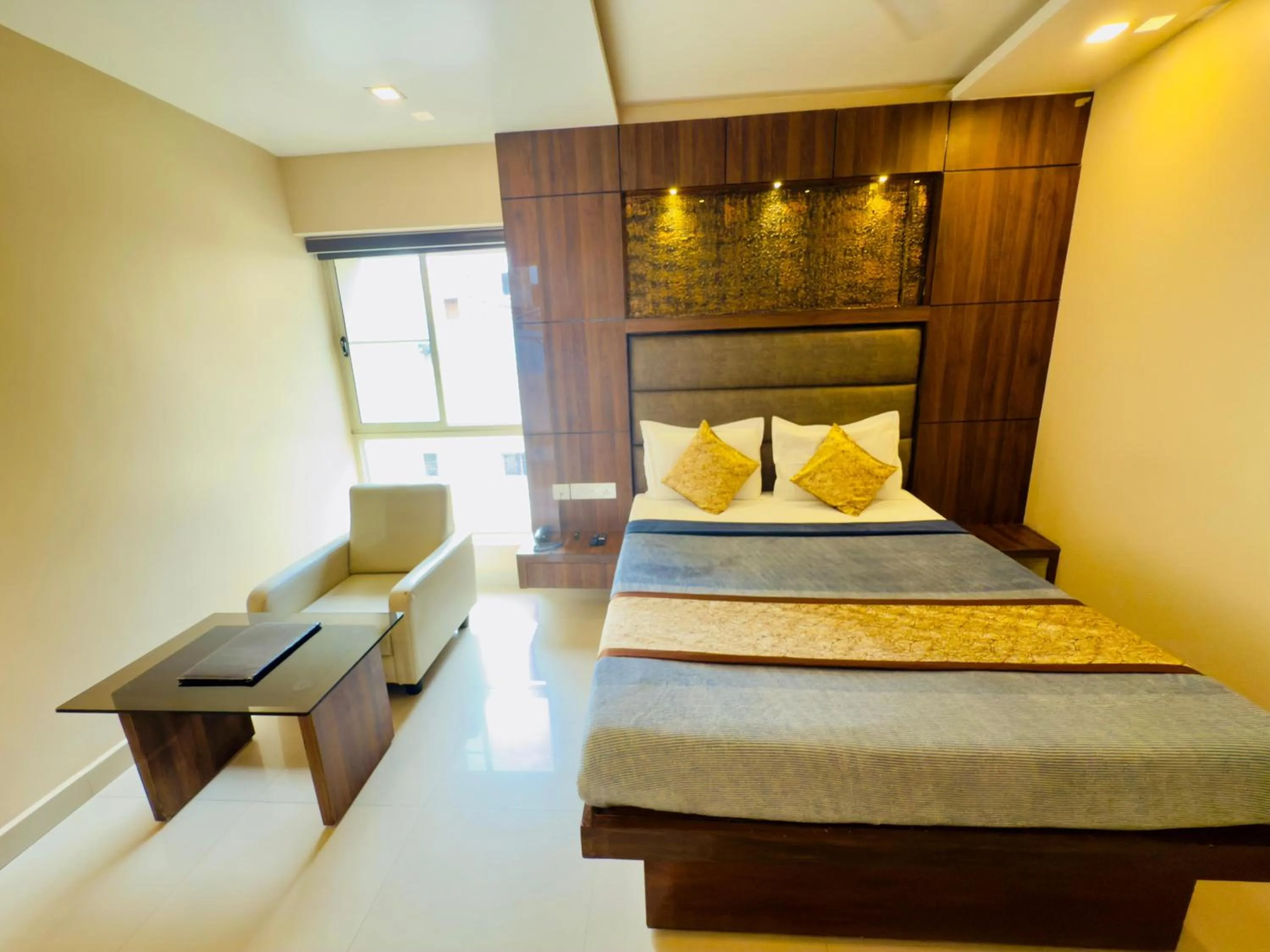 Bed in The Hydel Park - Business Class Hotel - Near Central Railway Station