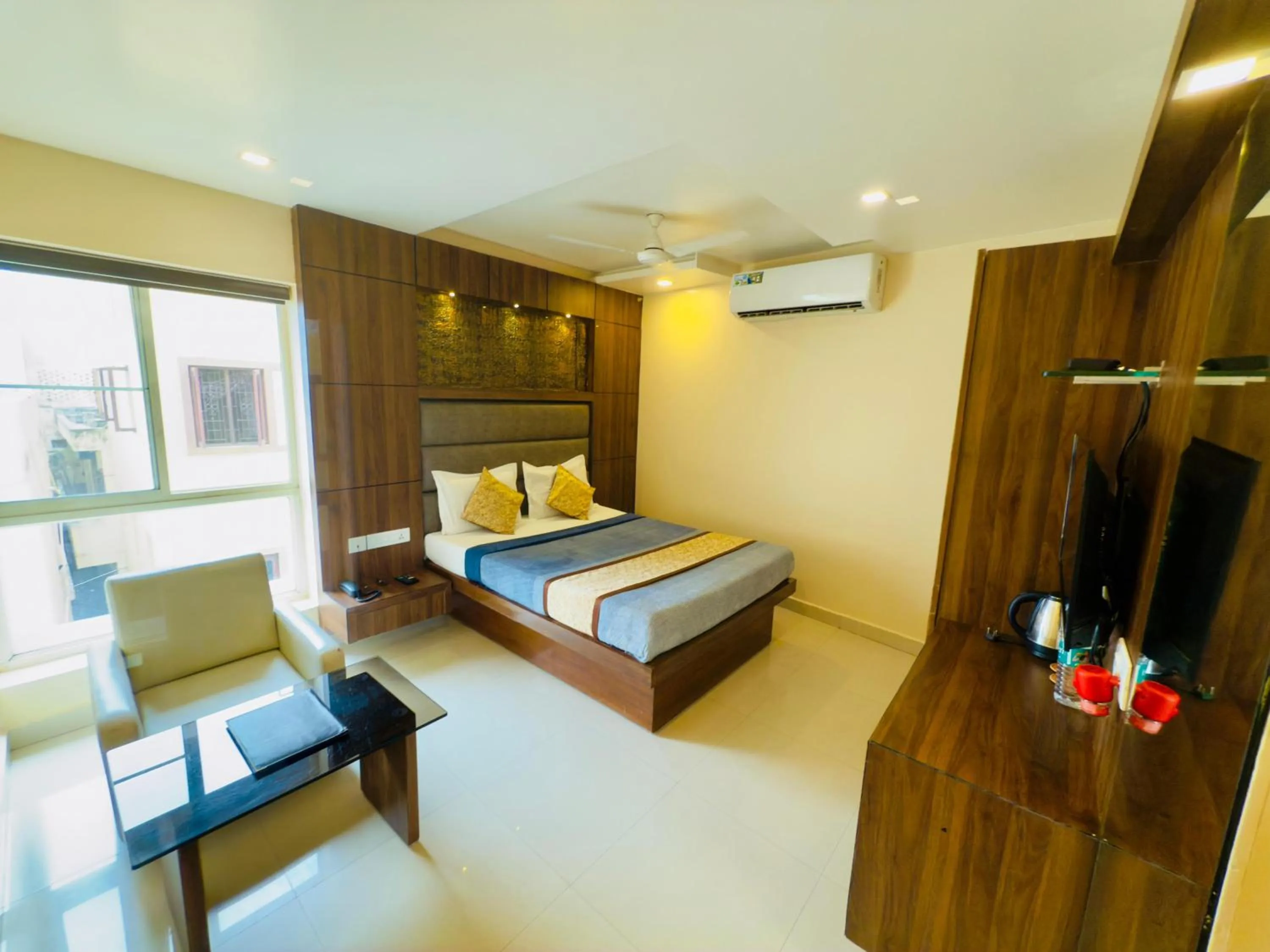 Bed in The Hydel Park - Business Class Hotel - Near Central Railway Station