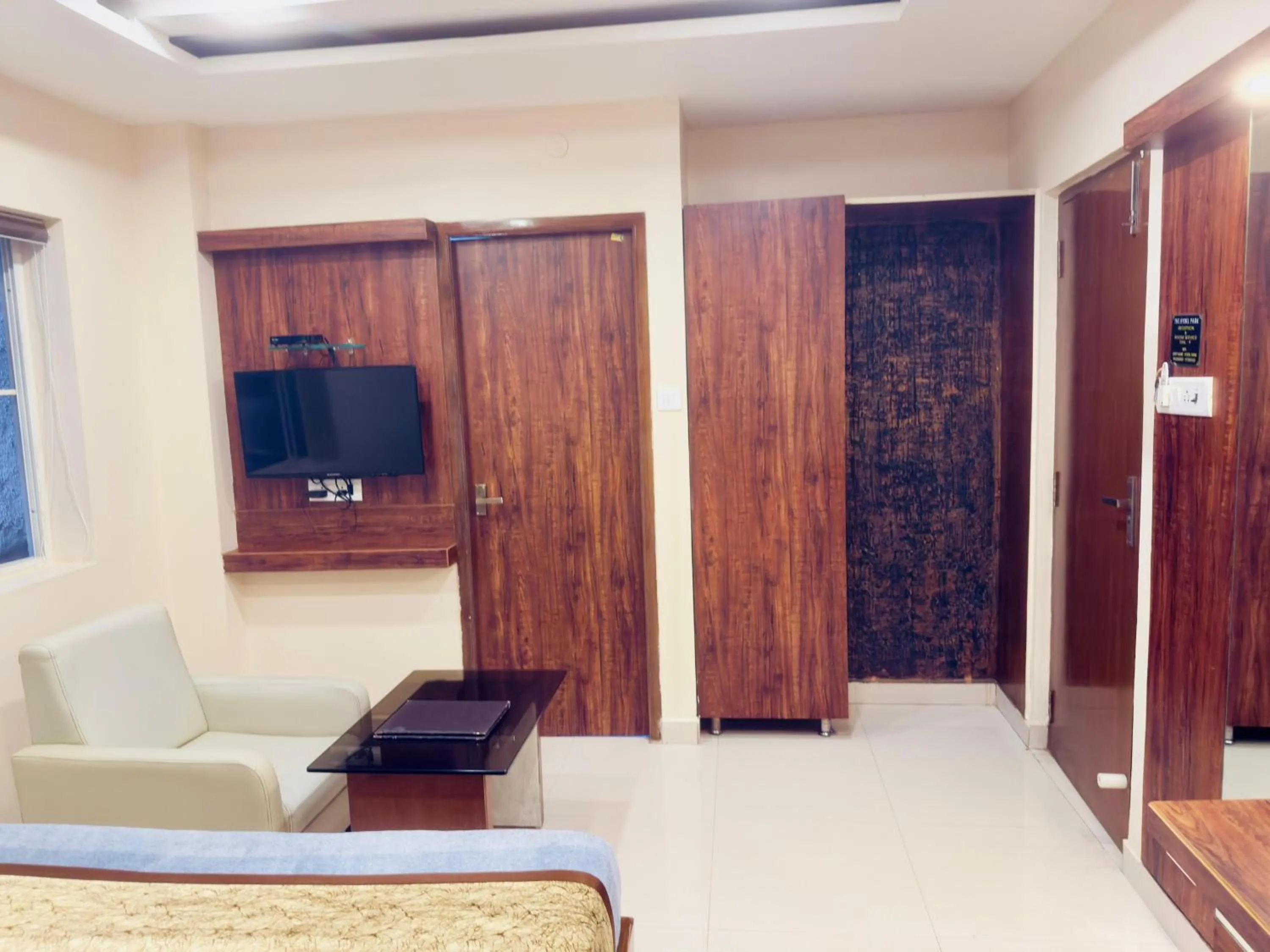 Seating area in The Hydel Park - Business Class Hotel - Near Central Railway Station