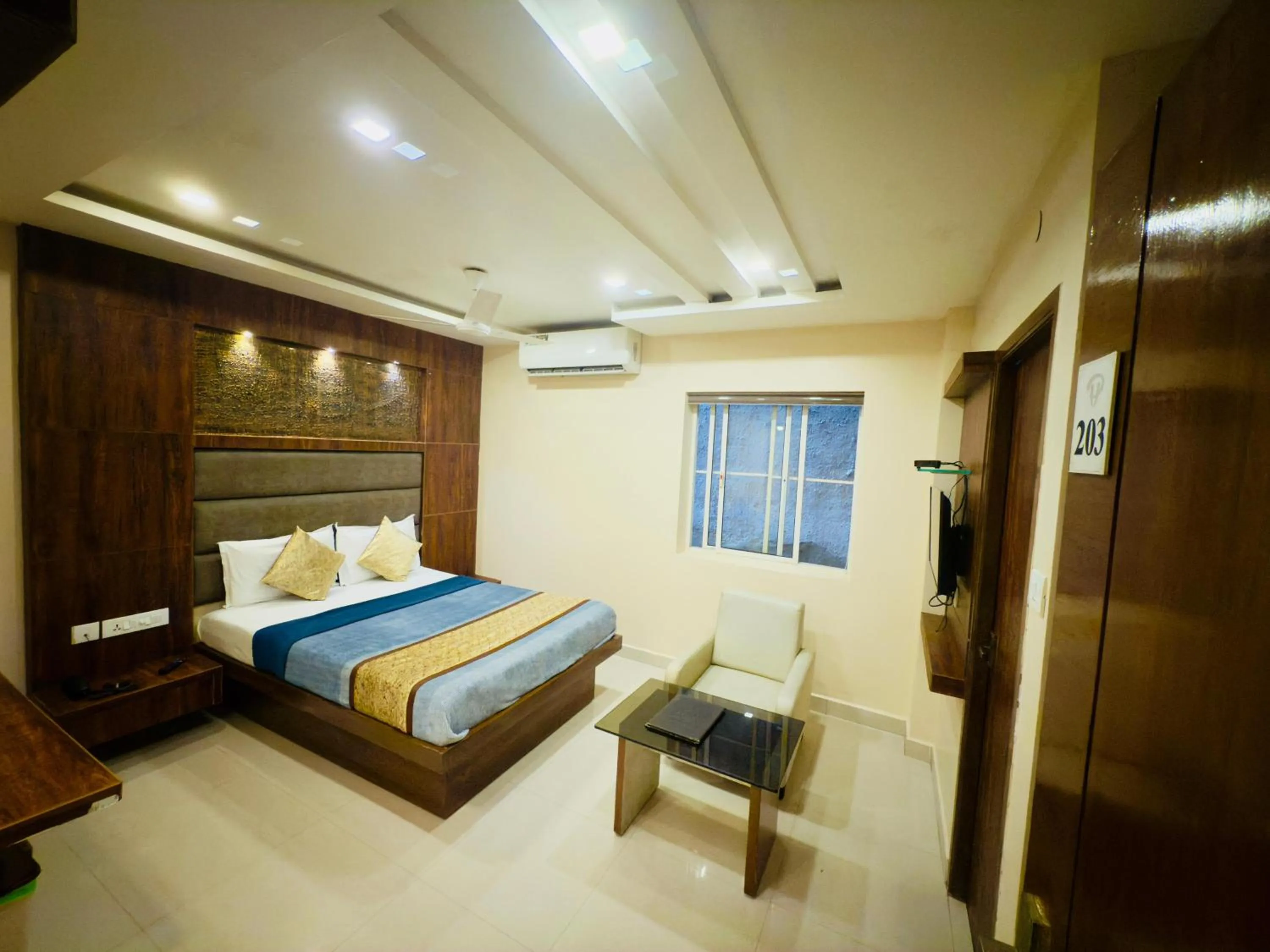 Bed in The Hydel Park - Business Class Hotel - Near Central Railway Station