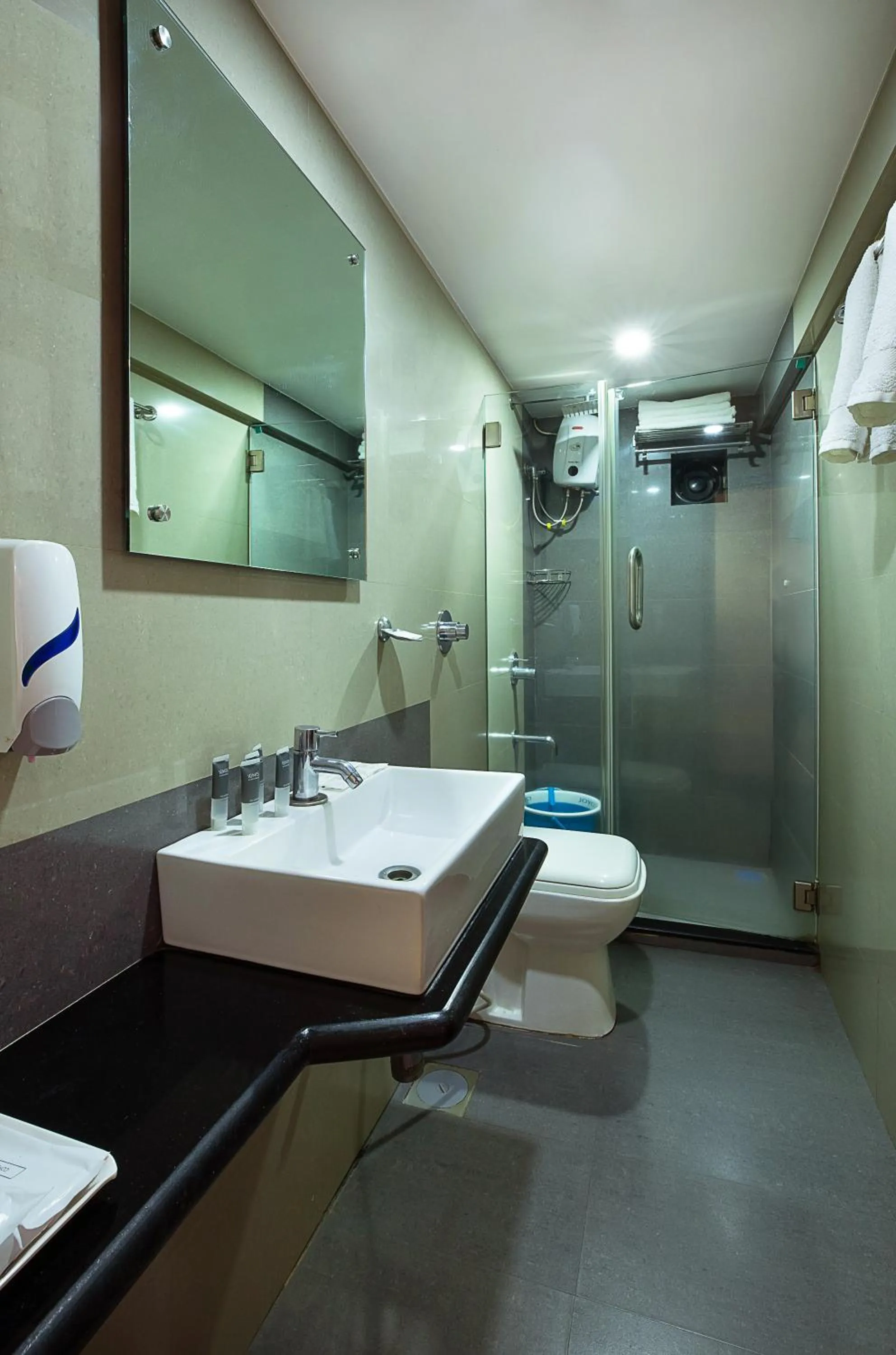 Bathroom in Hotel Avon Ruby Dadar