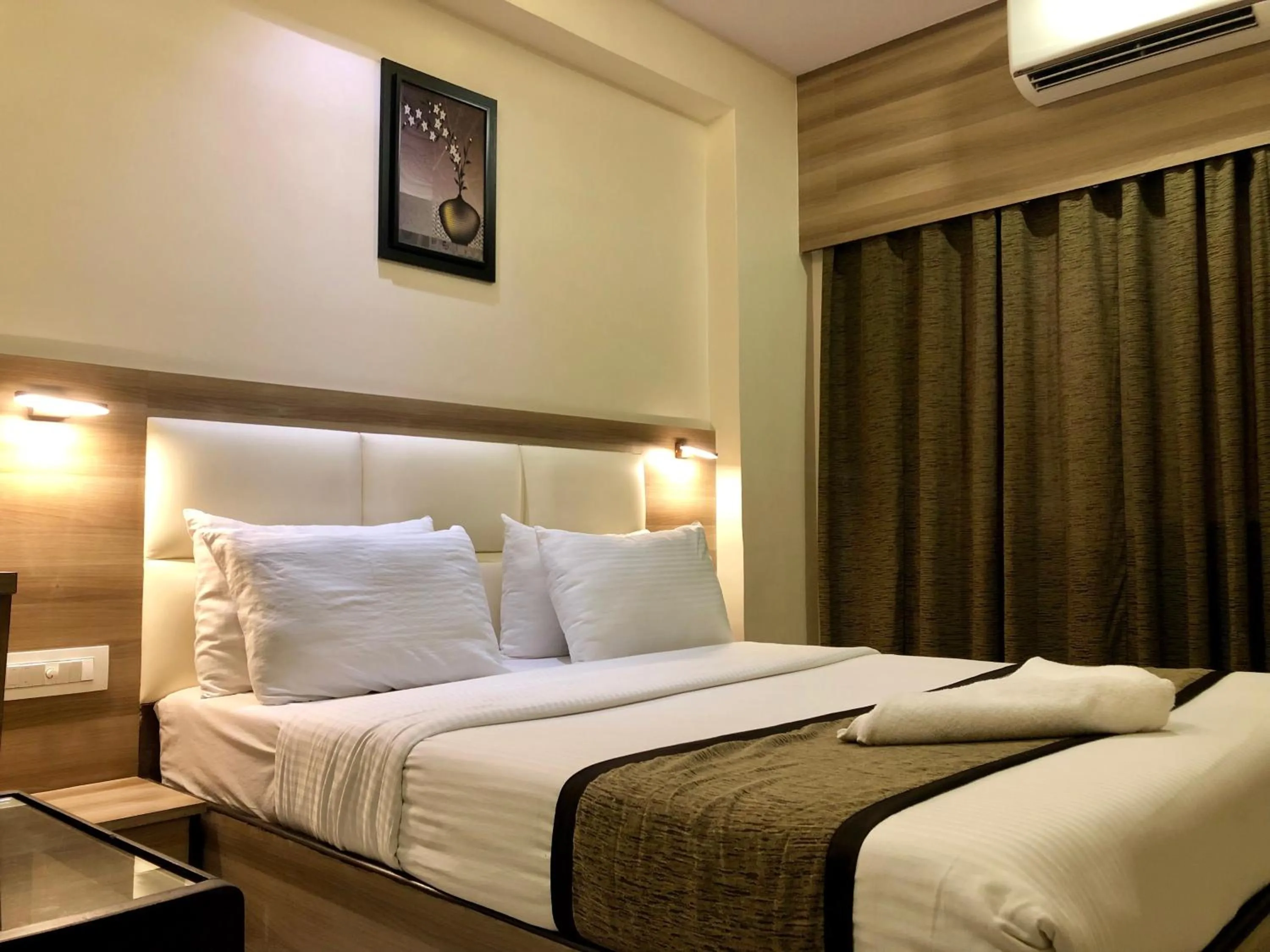 Bedroom, Bed in Hotel Avon Ruby Dadar