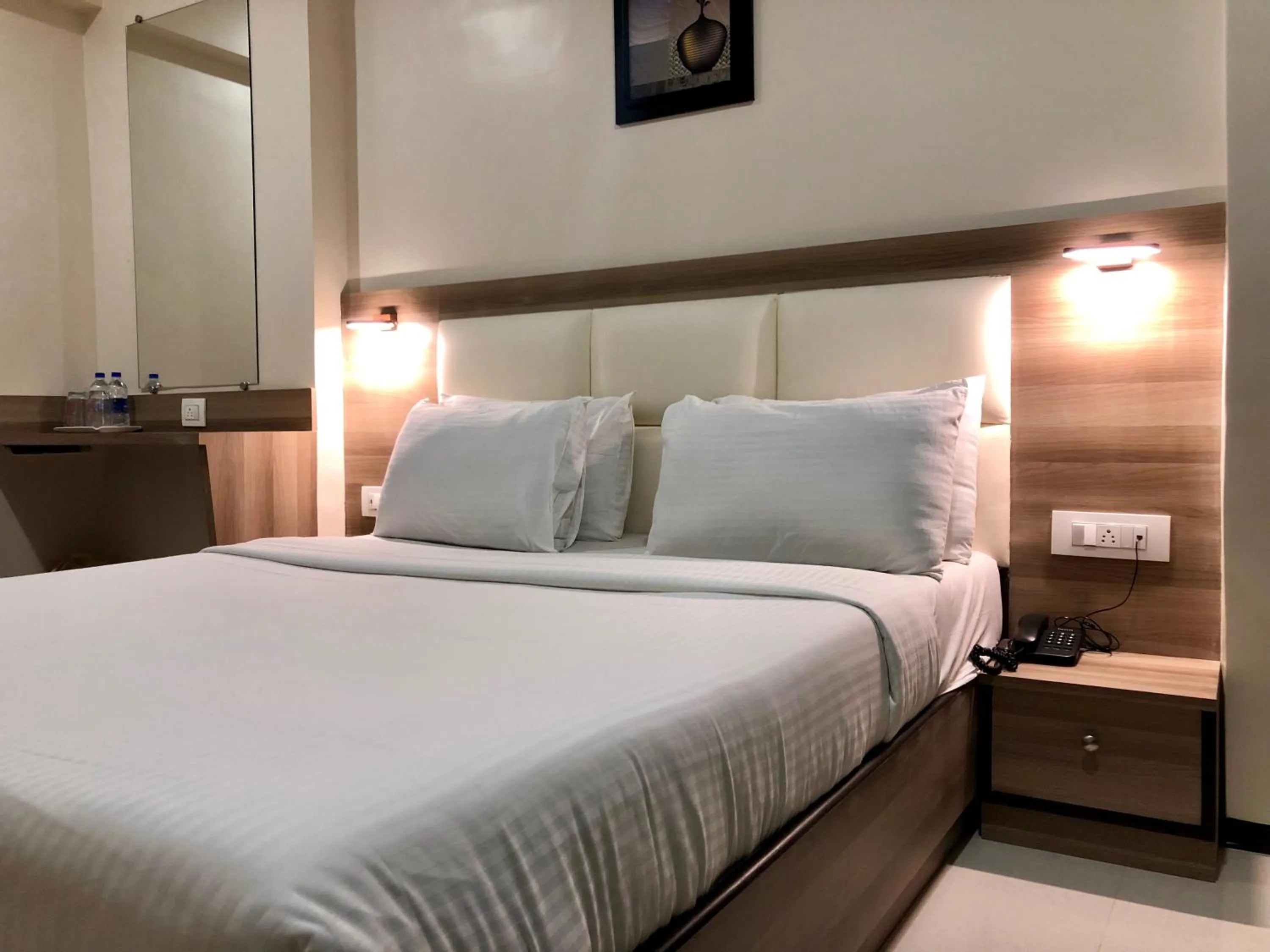 Bed in Hotel Avon Ruby Dadar