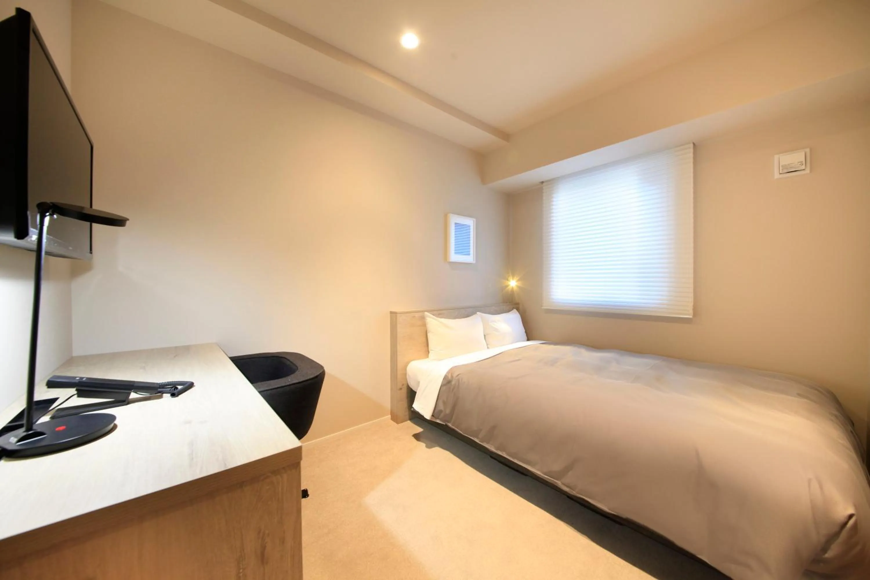 Photo of the whole room, Bed in S-peria Inn Nihombashi Hakozaki