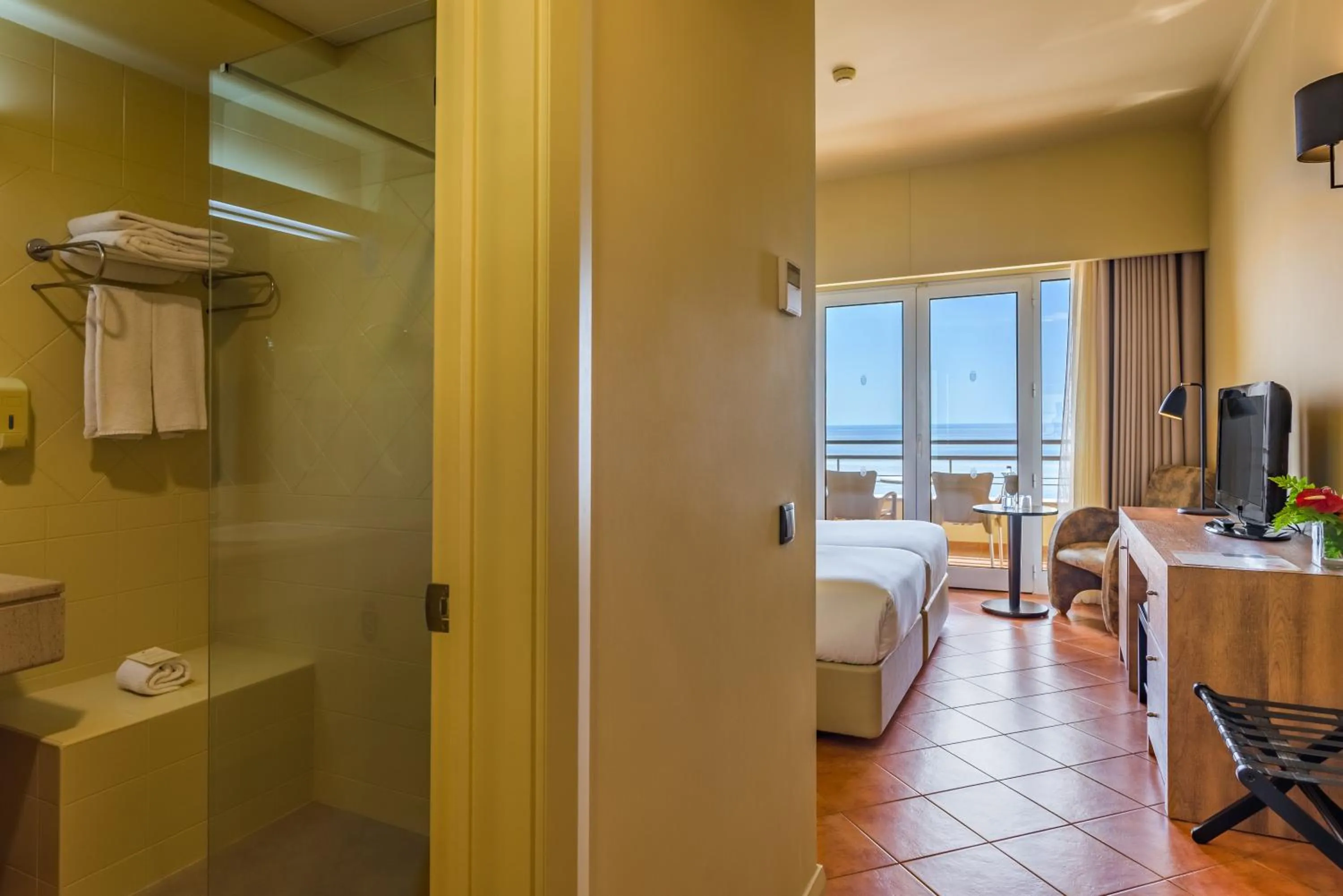 Bathroom, Bed in Calheta Beach - All-inclusive - Savoy Signature