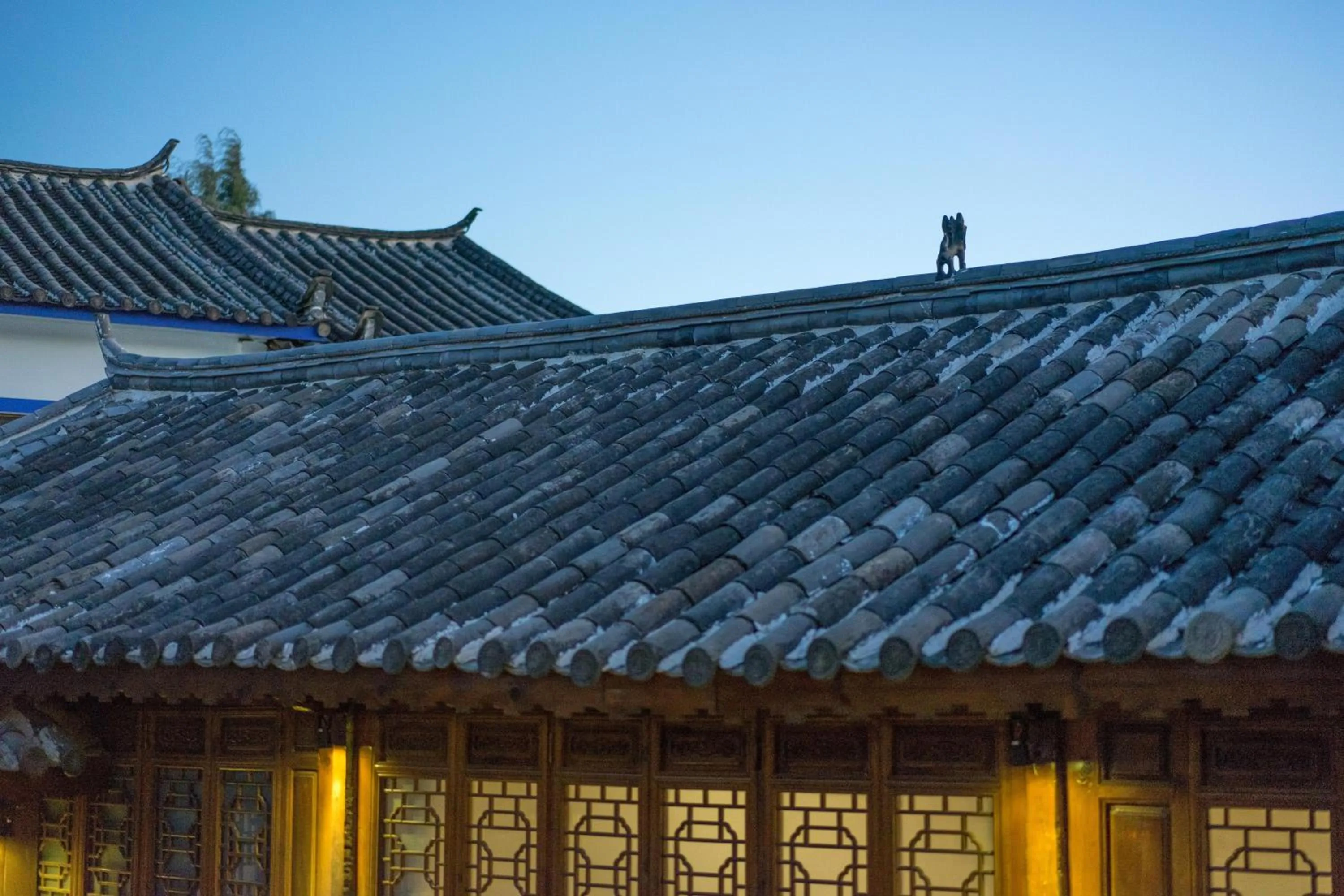 Property building in Artistic-Suite