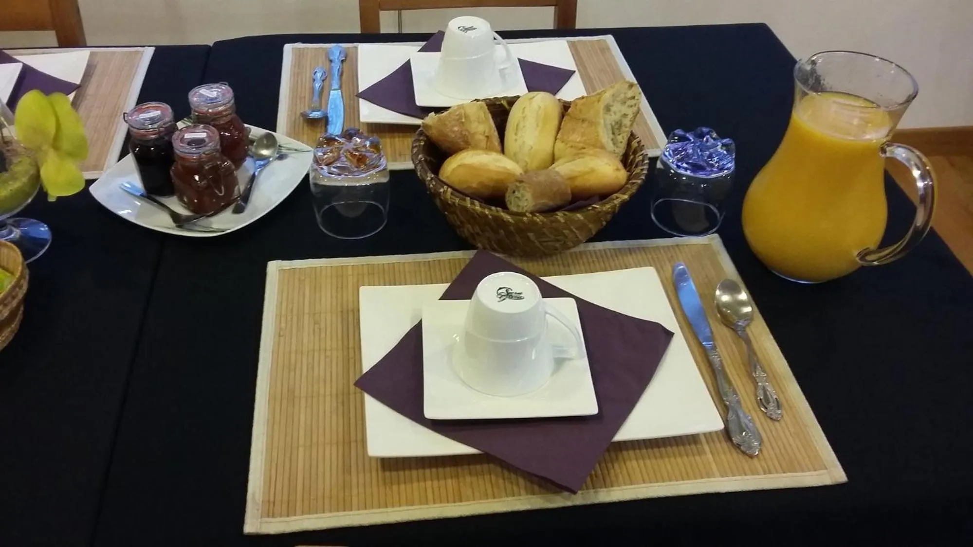 Breakfast in LOGIS Hôtel Le Chantoiseau