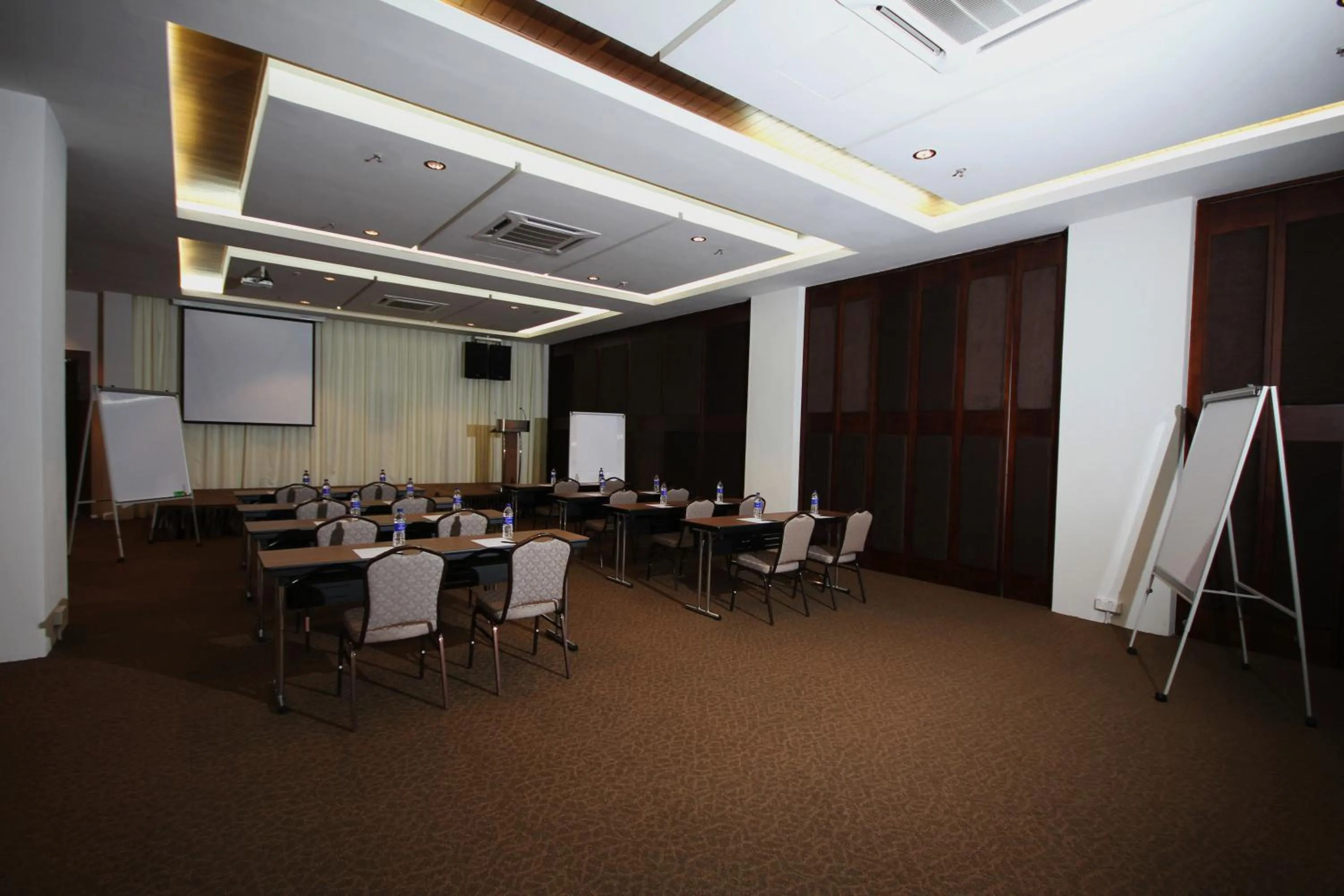 Business facilities in Aroma Hotel
