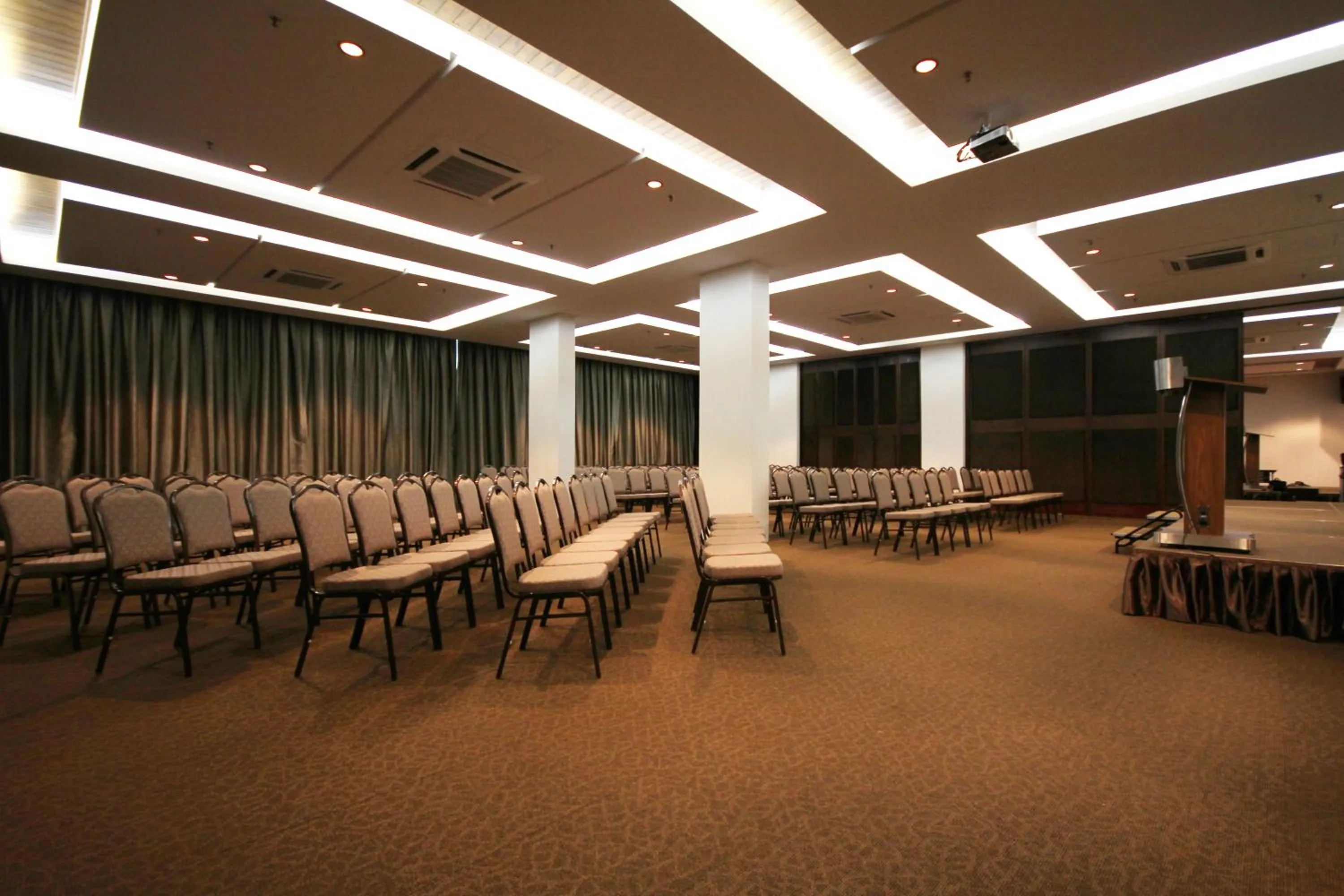 Business facilities in Aroma Hotel