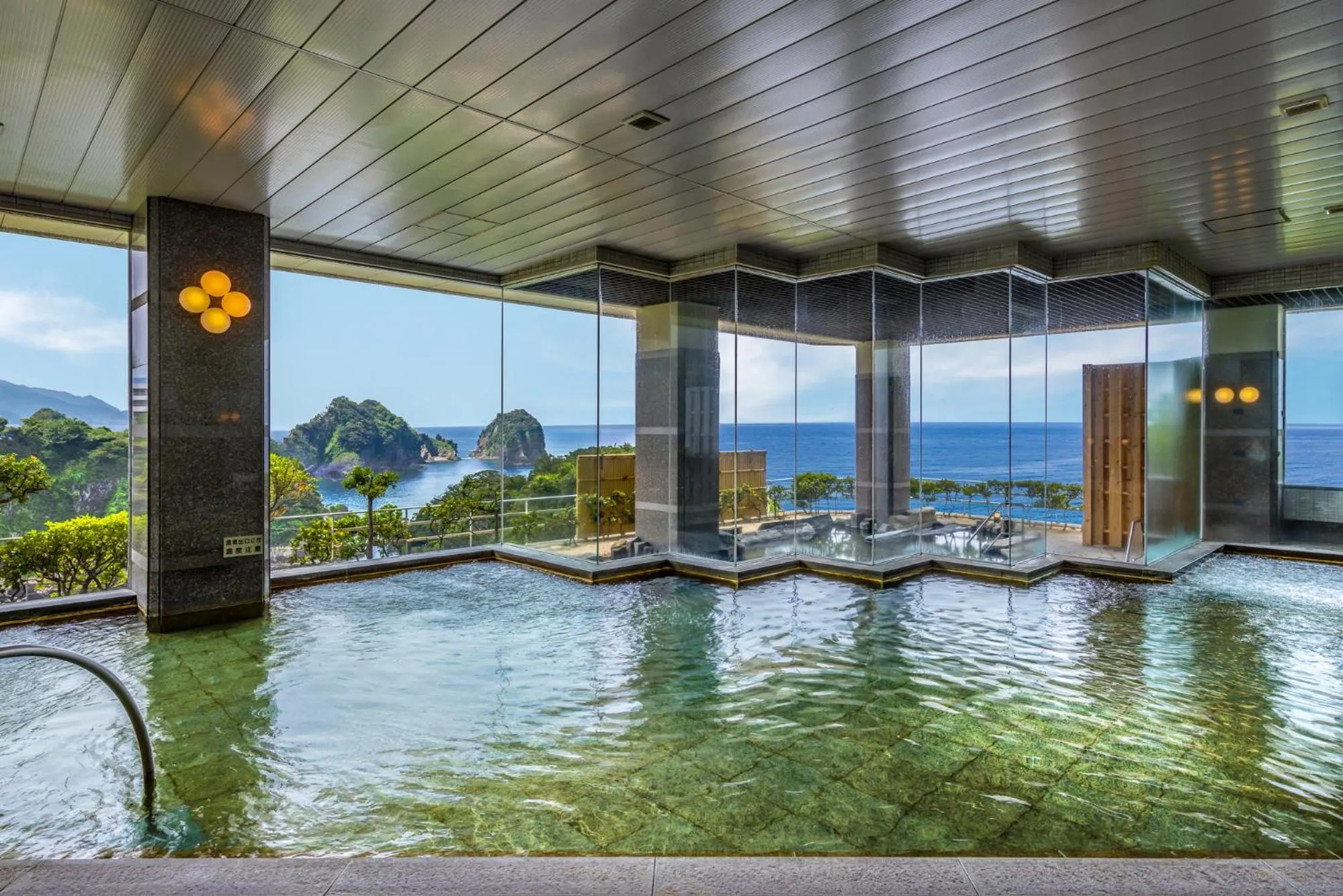 Public Bath in Dogashima New Ginsui