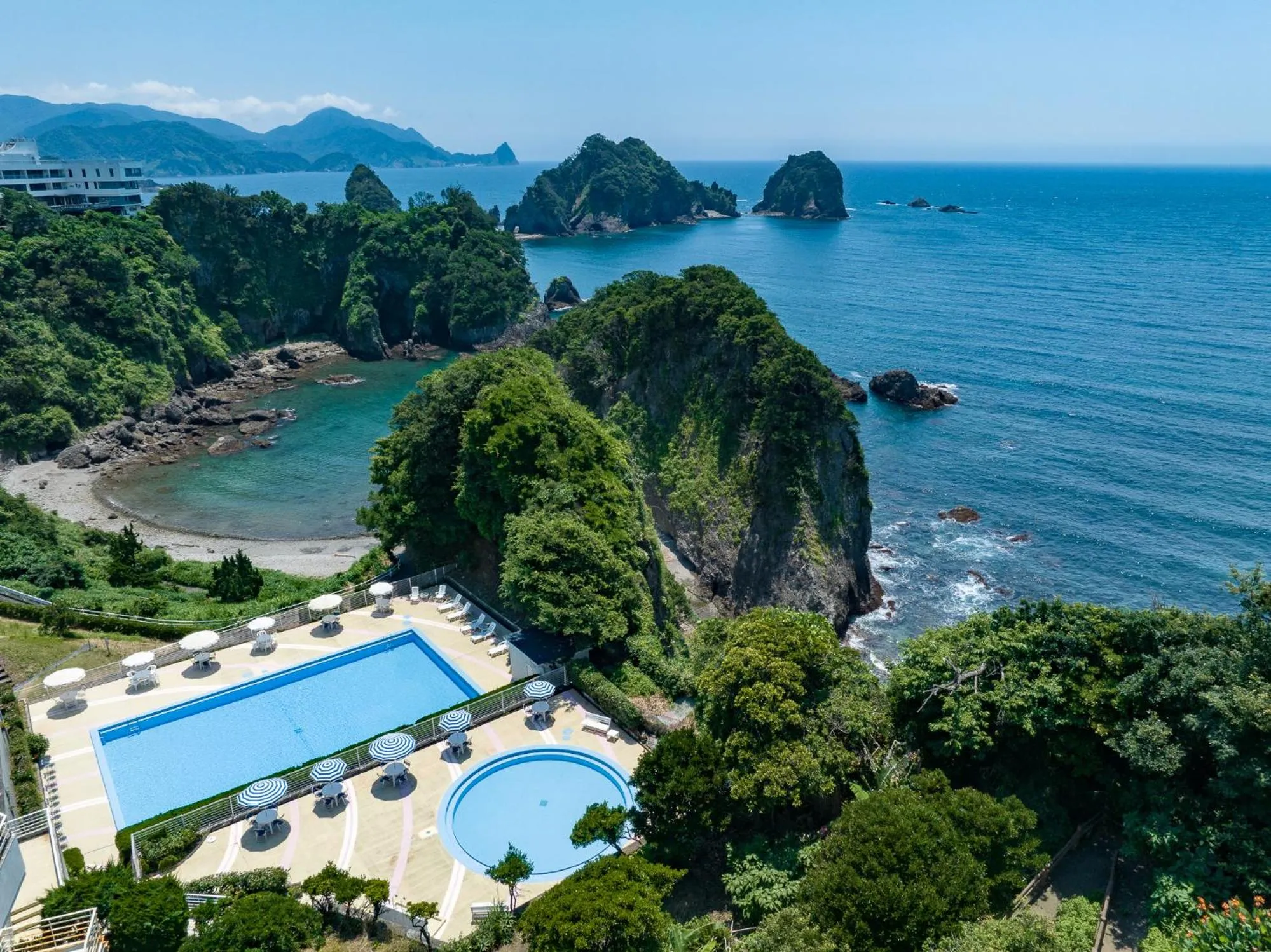 Swimming pool in Dogashima New Ginsui