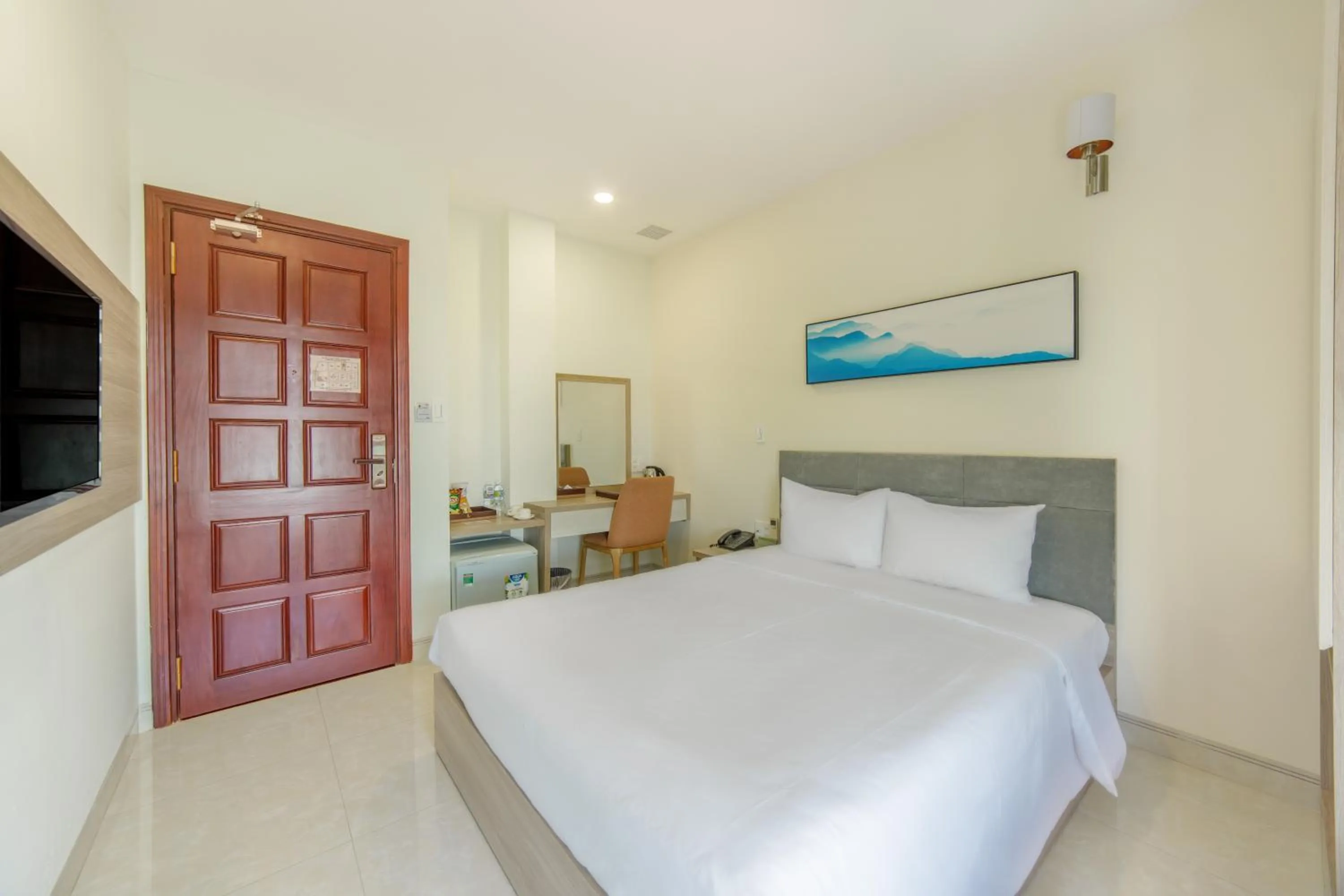 Bed in Lake View Hotel