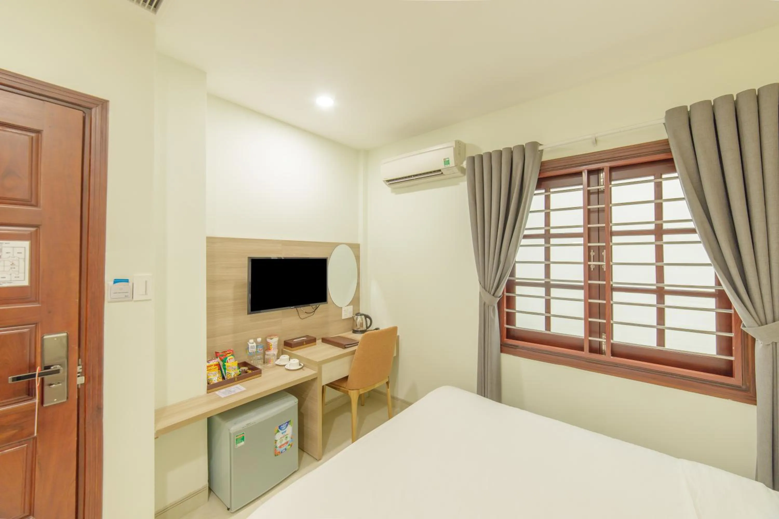 Bed in Lake View Hotel