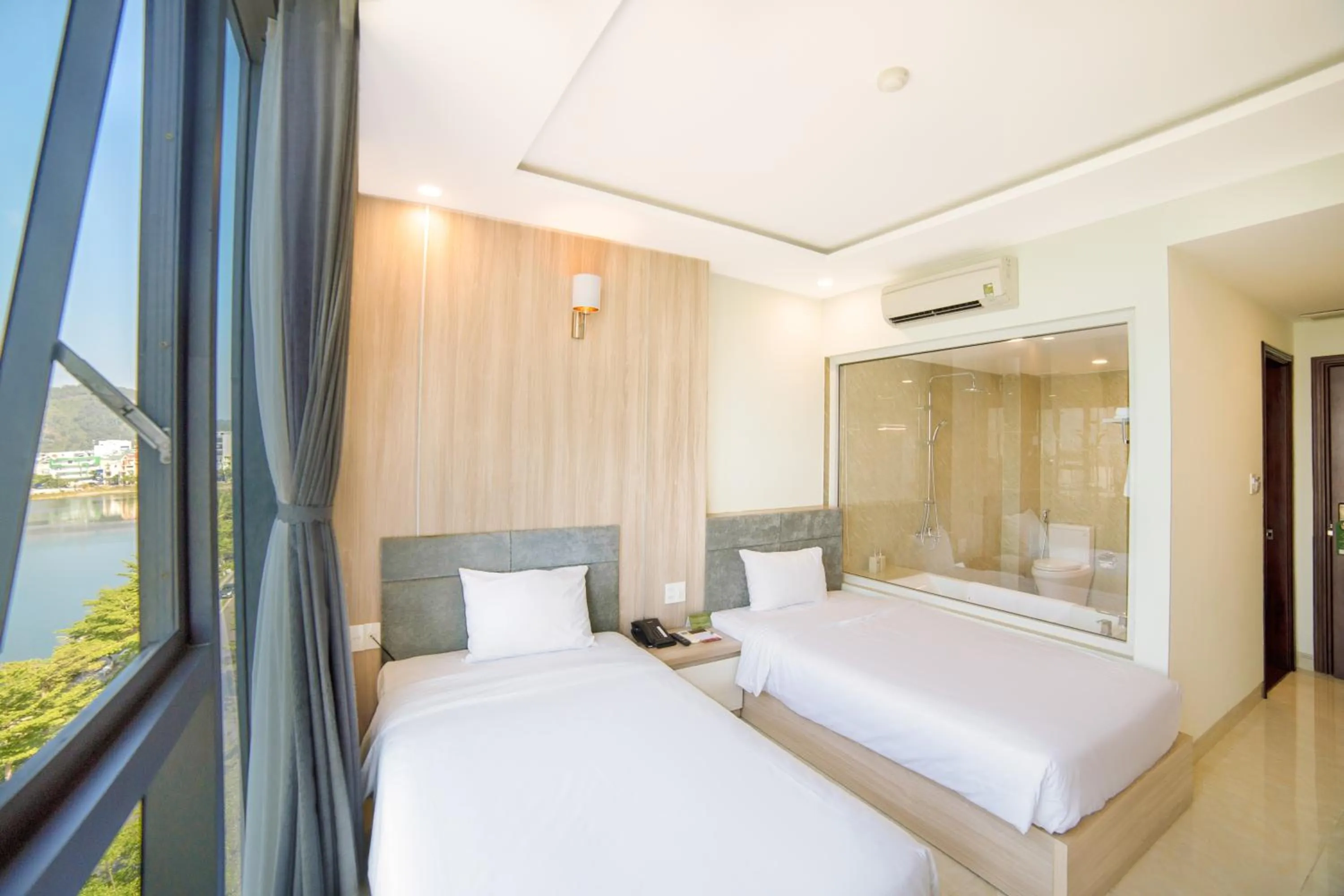 Bed in Lake View Hotel