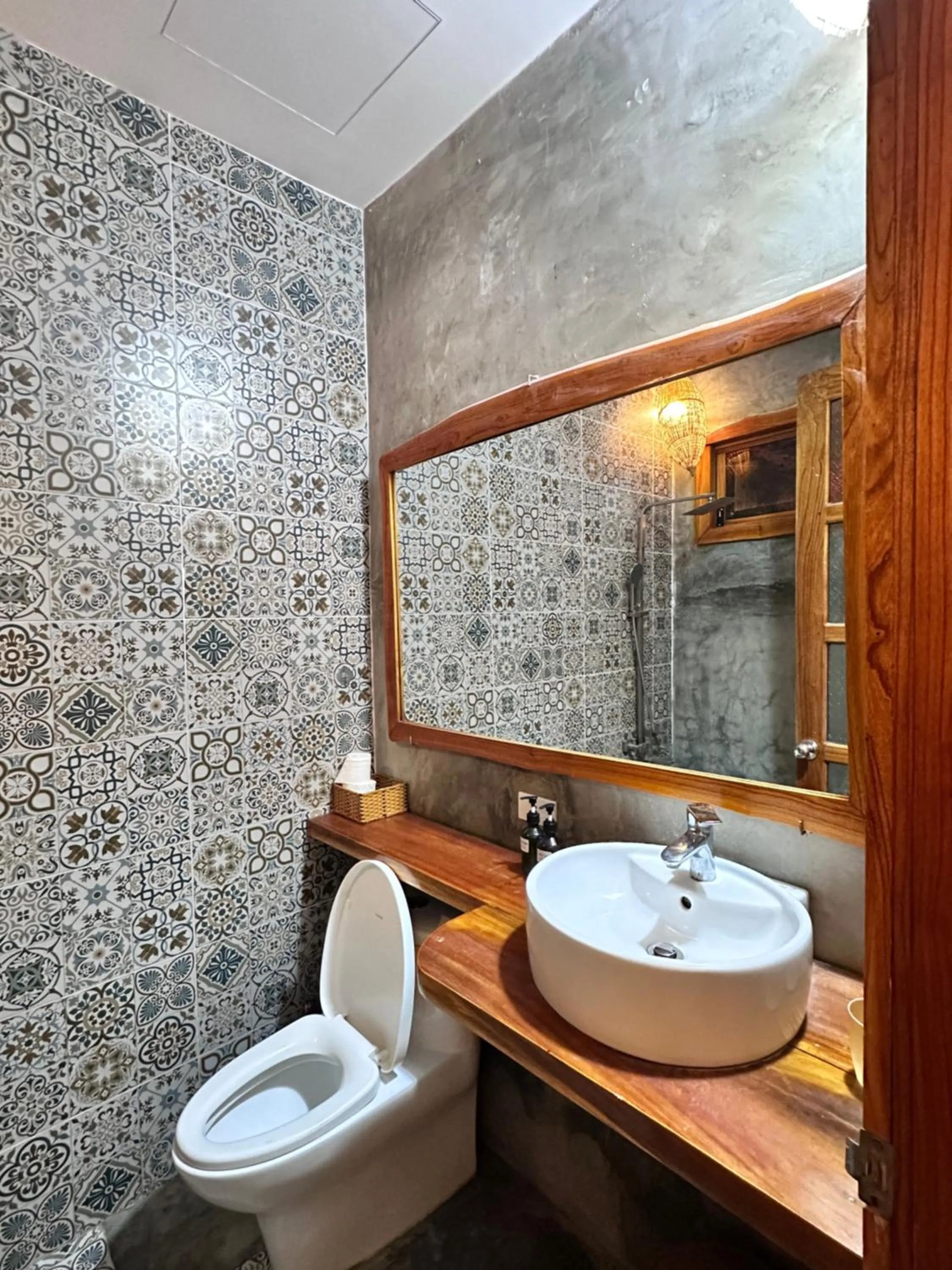 Toilet in La Belle An Bang Seaside Hideaway