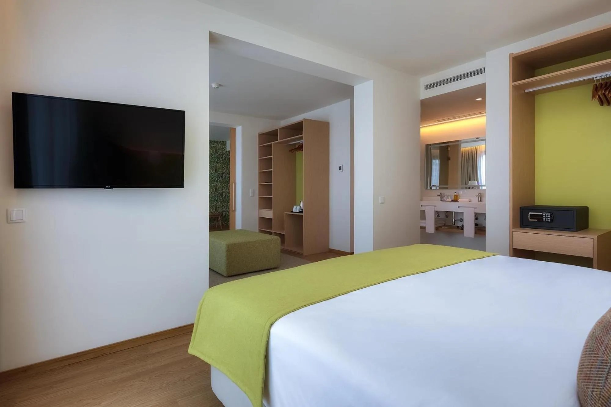 Photo of the whole room, Bed in Sentido Galomar - Adults Only