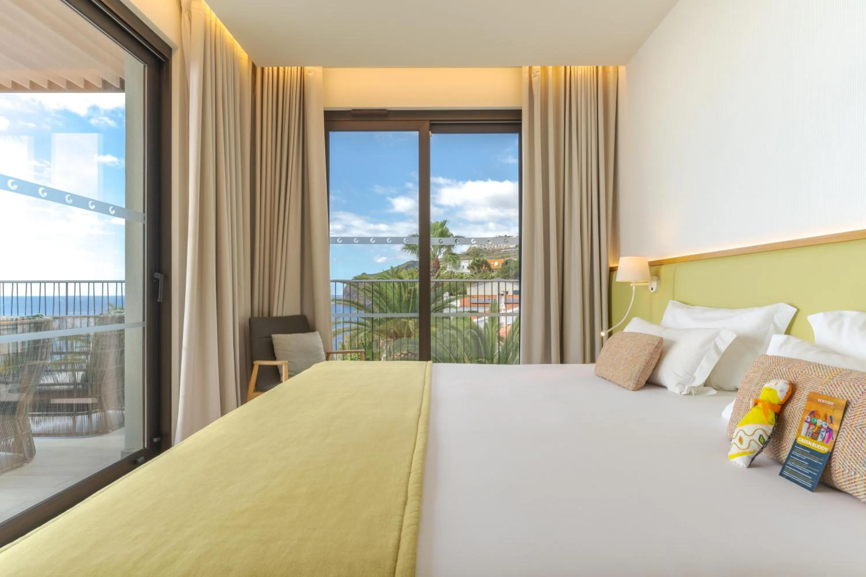 Photo of the whole room, Bed in Sentido Galomar - Adults Only