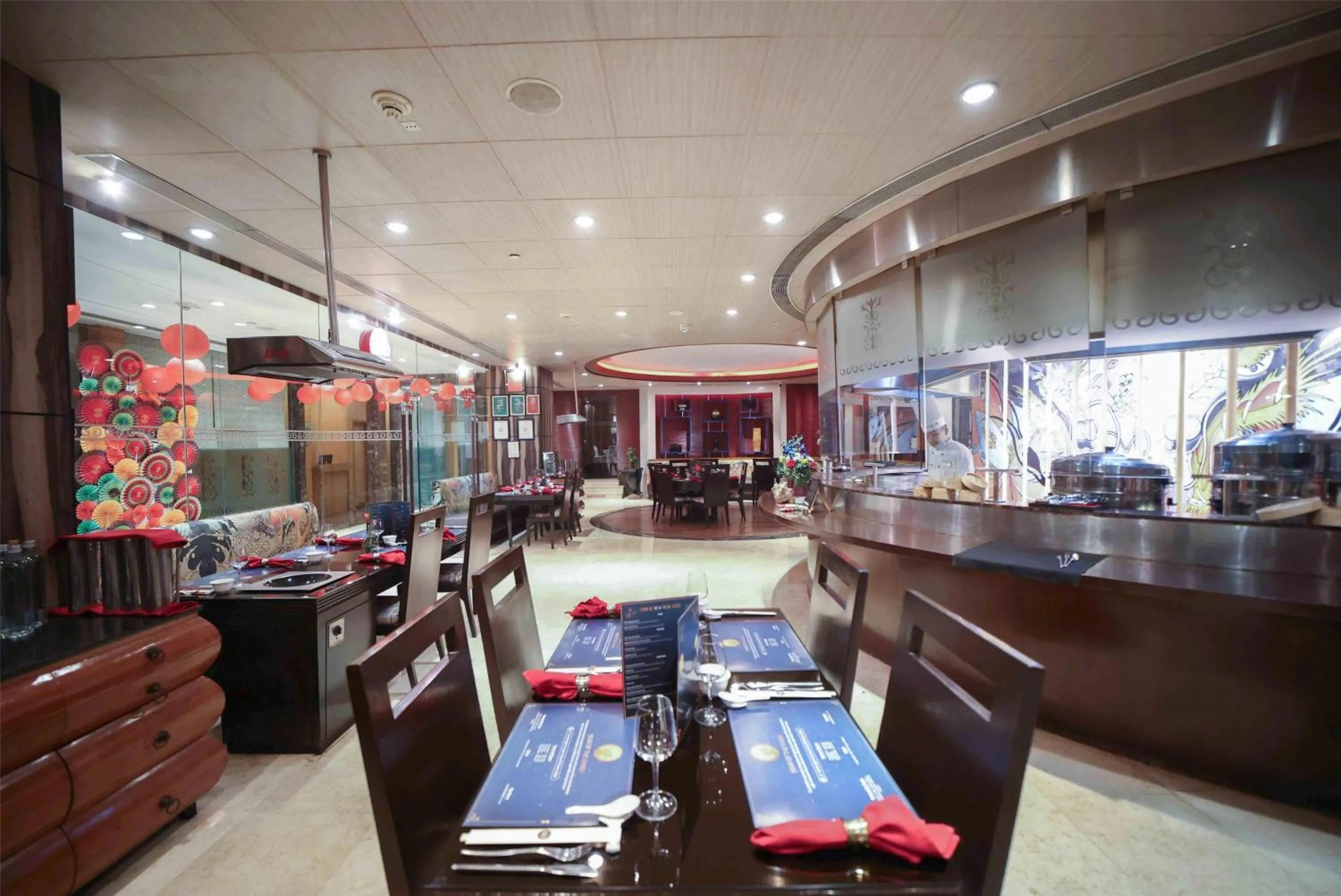 Restaurant/places to eat in Radisson Blu MBD Hotel Noida