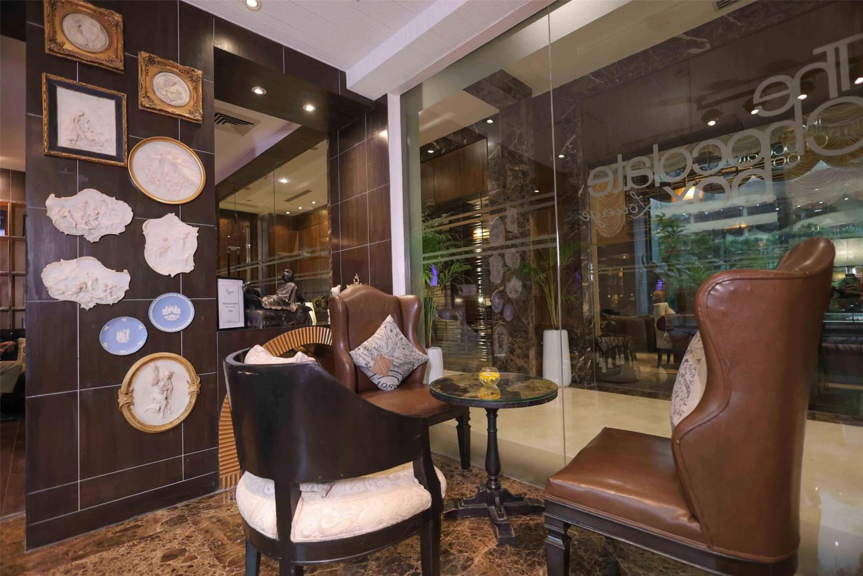 Restaurant/places to eat in Radisson Blu MBD Hotel Noida