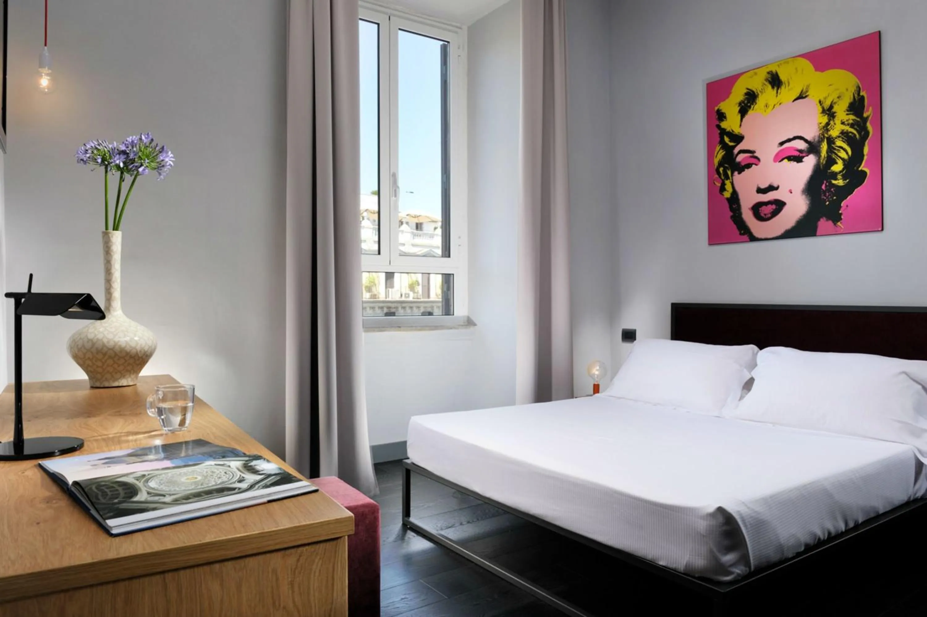 Bed in Suite Art Navona