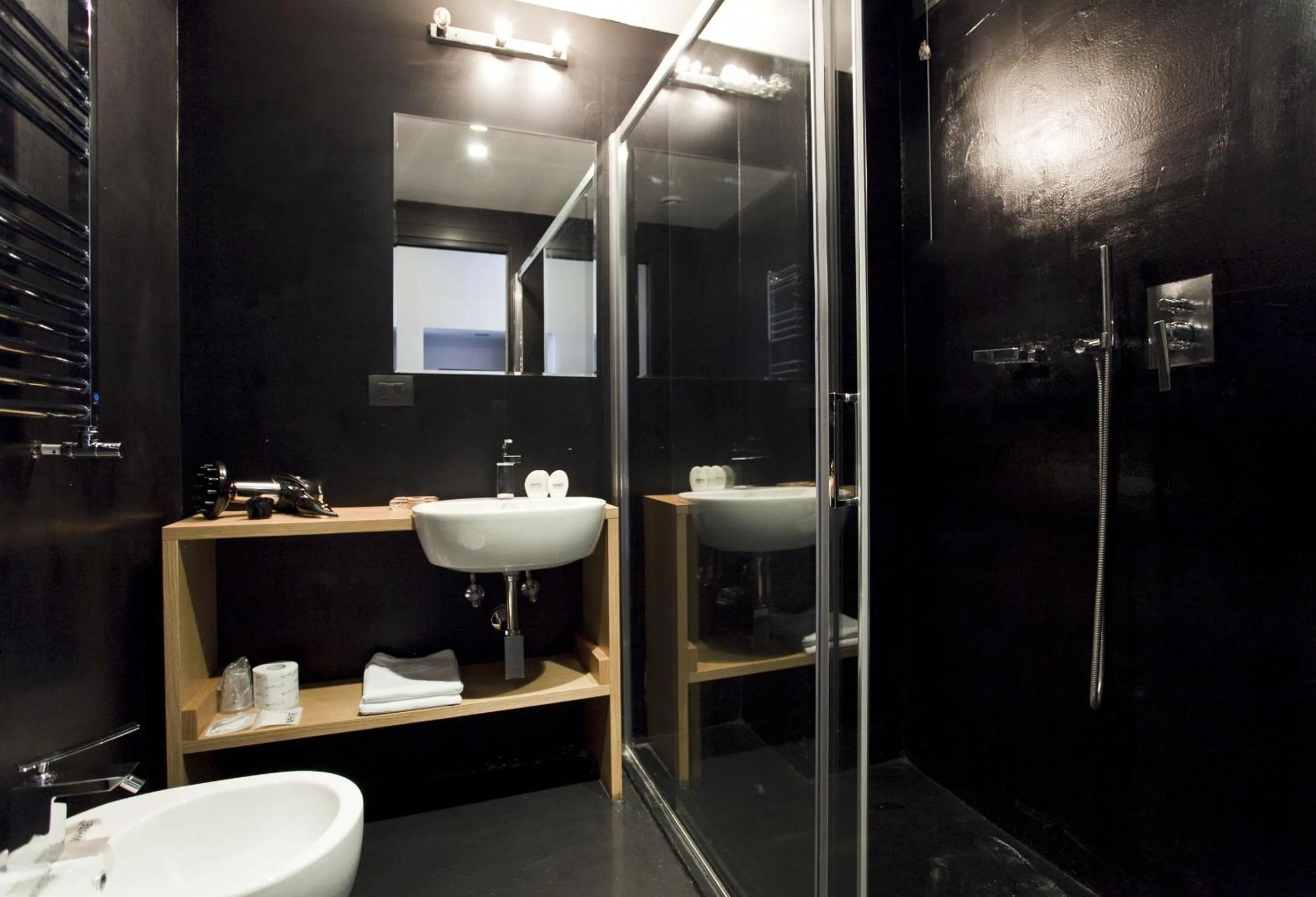 Shower in Suite Art Navona