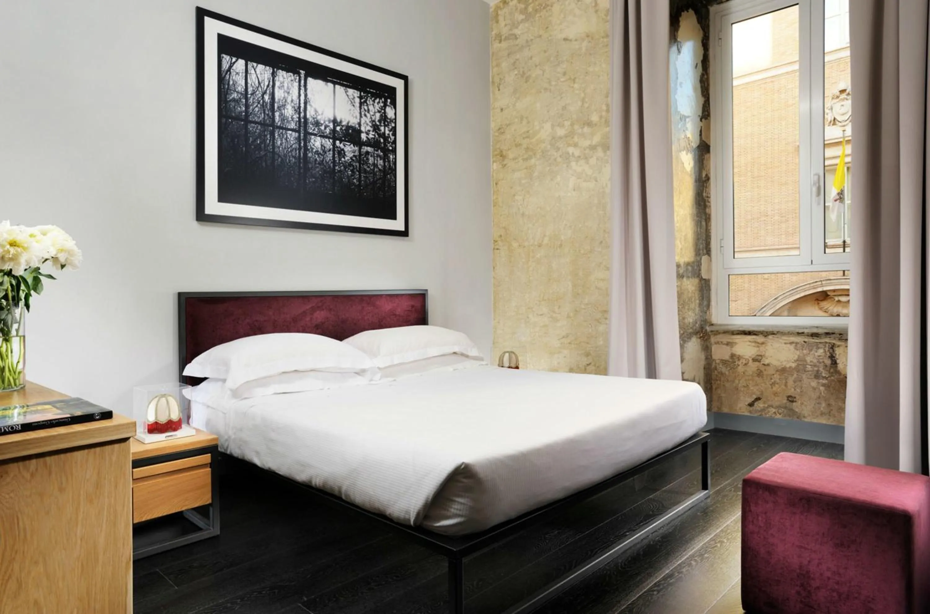 Bed in Suite Art Navona