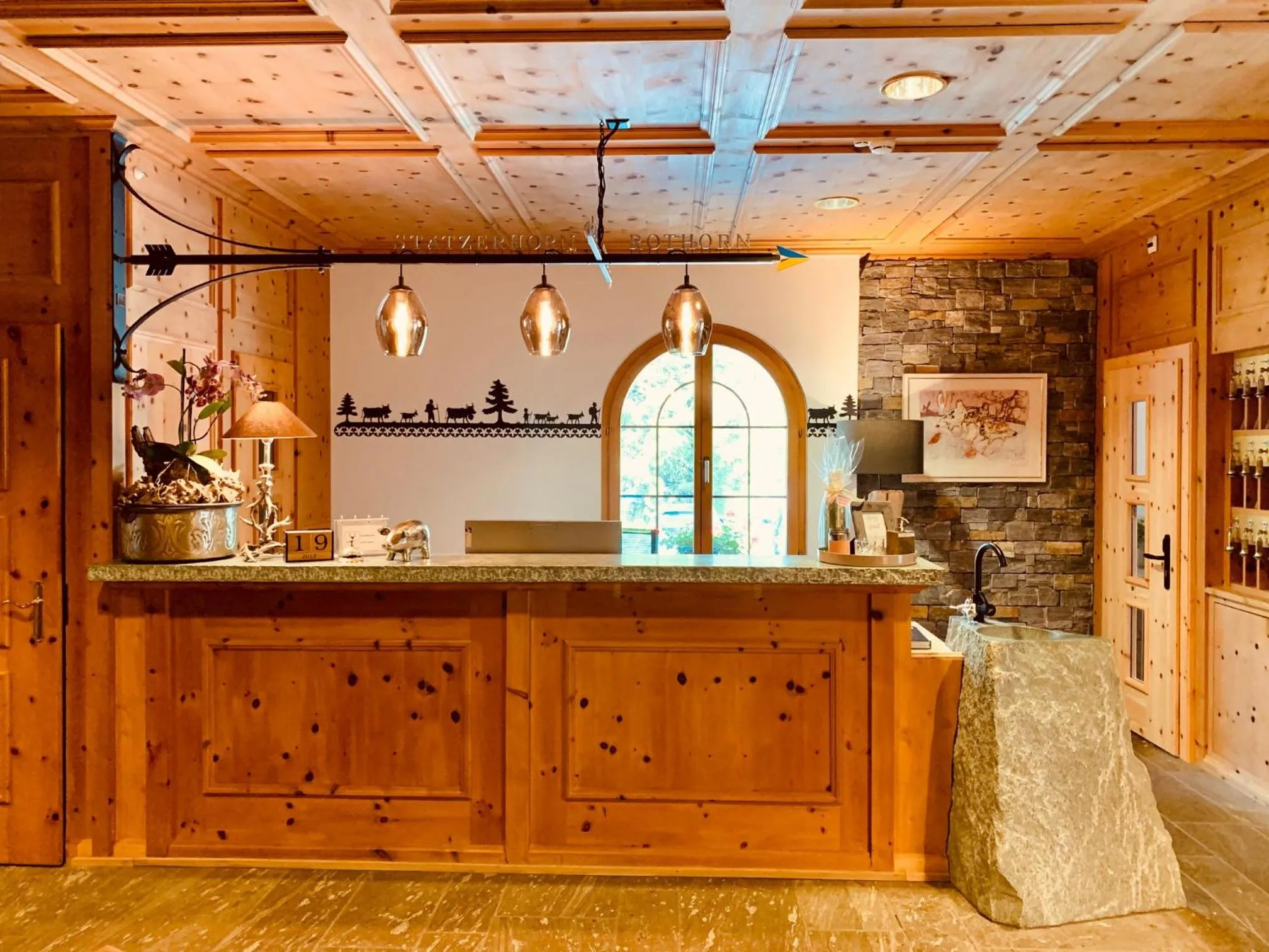 Lobby or reception in Hotel Waldhaus am See