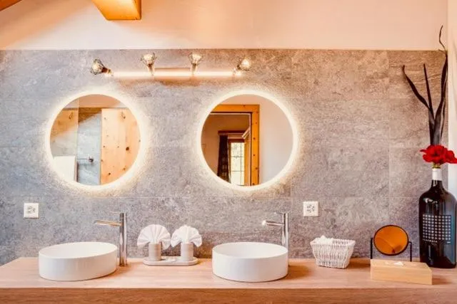 Bathroom in Hotel Waldhaus am See