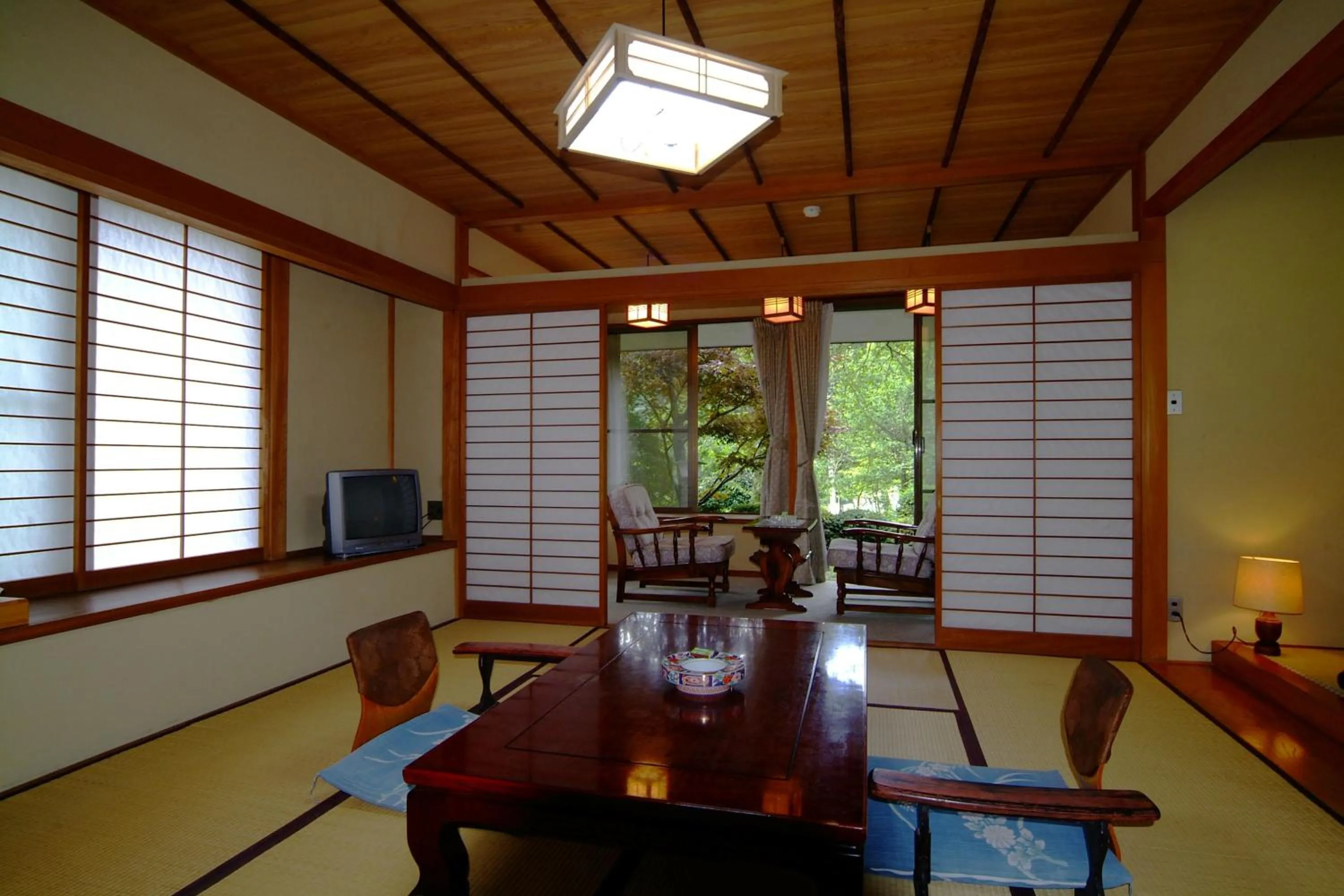 Photo of the whole room in Mitake