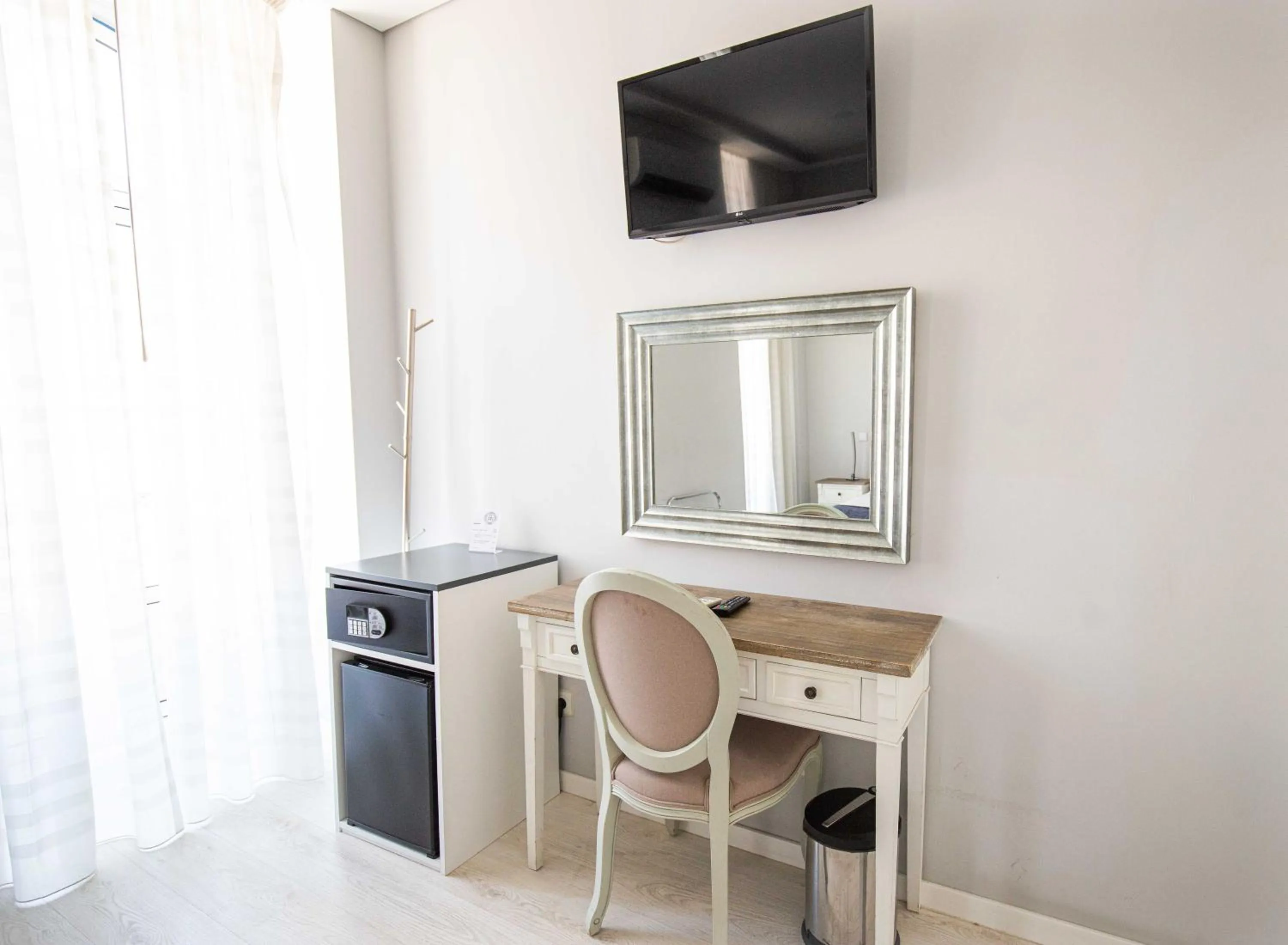 TV and multimedia in Grande Pensao Residencial Alcobia