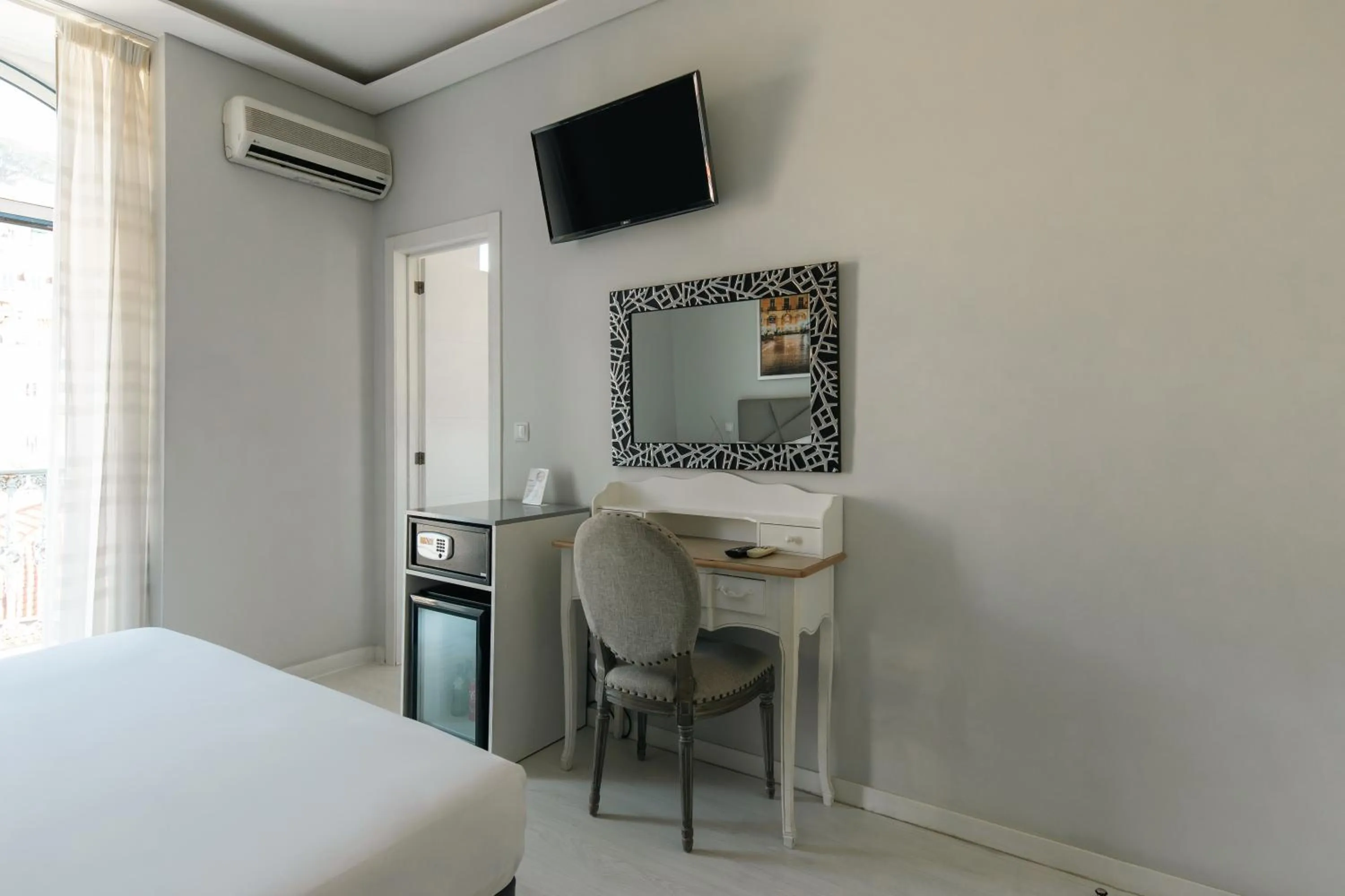 TV and multimedia, Bed in Grande Pensao Residencial Alcobia