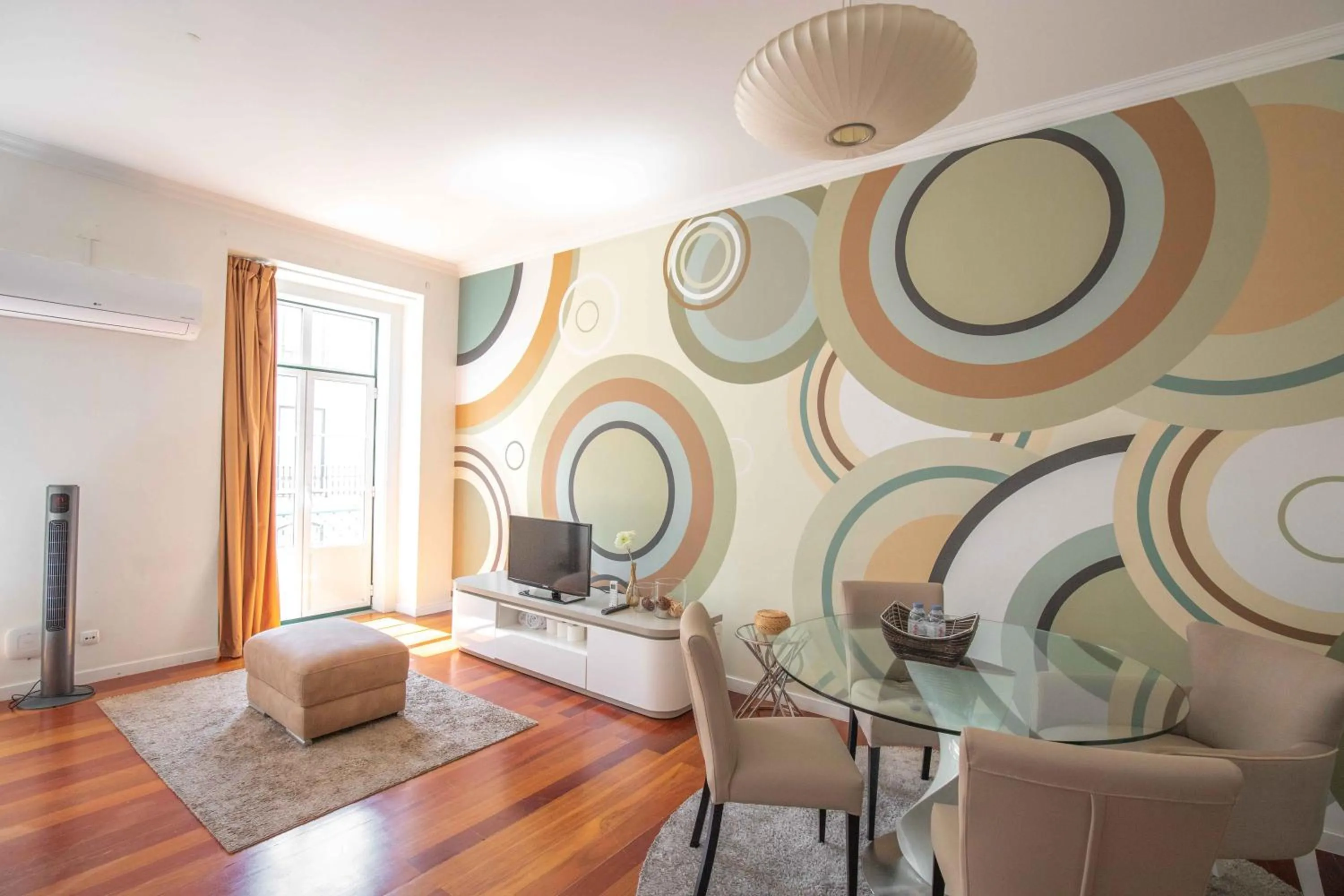 TV and multimedia in Grande Pensao Residencial Alcobia