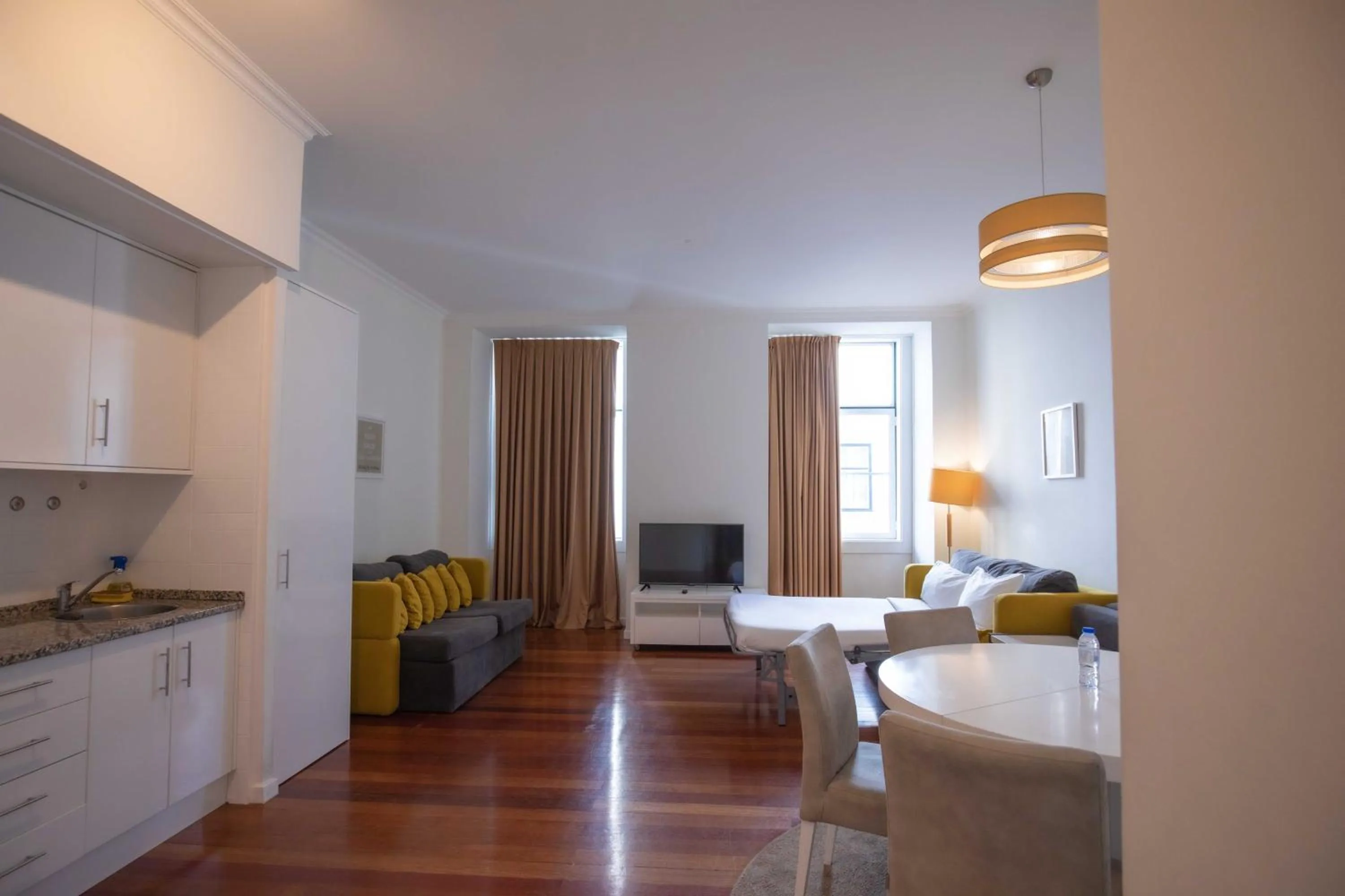 Kitchen or kitchenette in Grande Pensao Residencial Alcobia