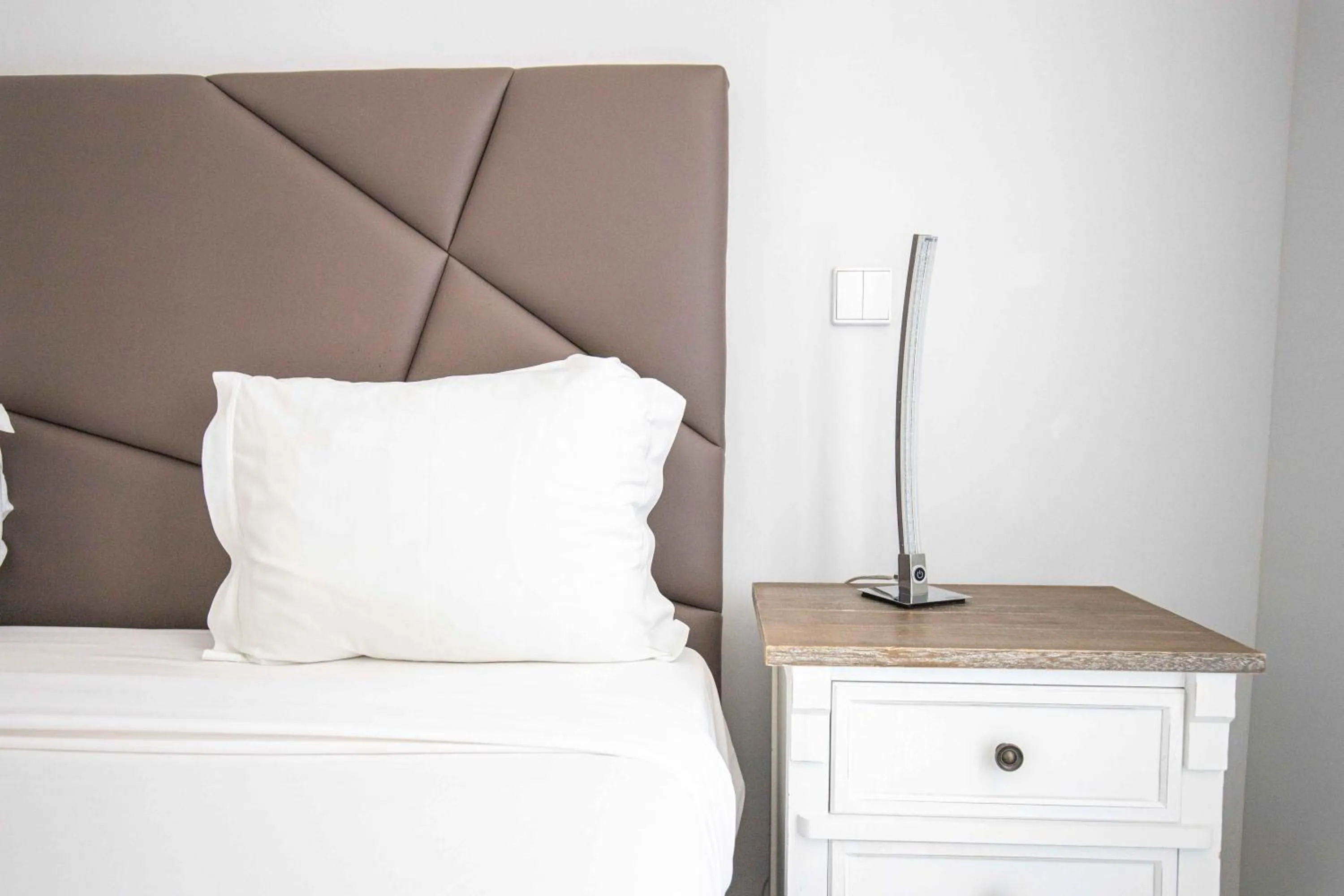 Bed in Grande Pensao Residencial Alcobia