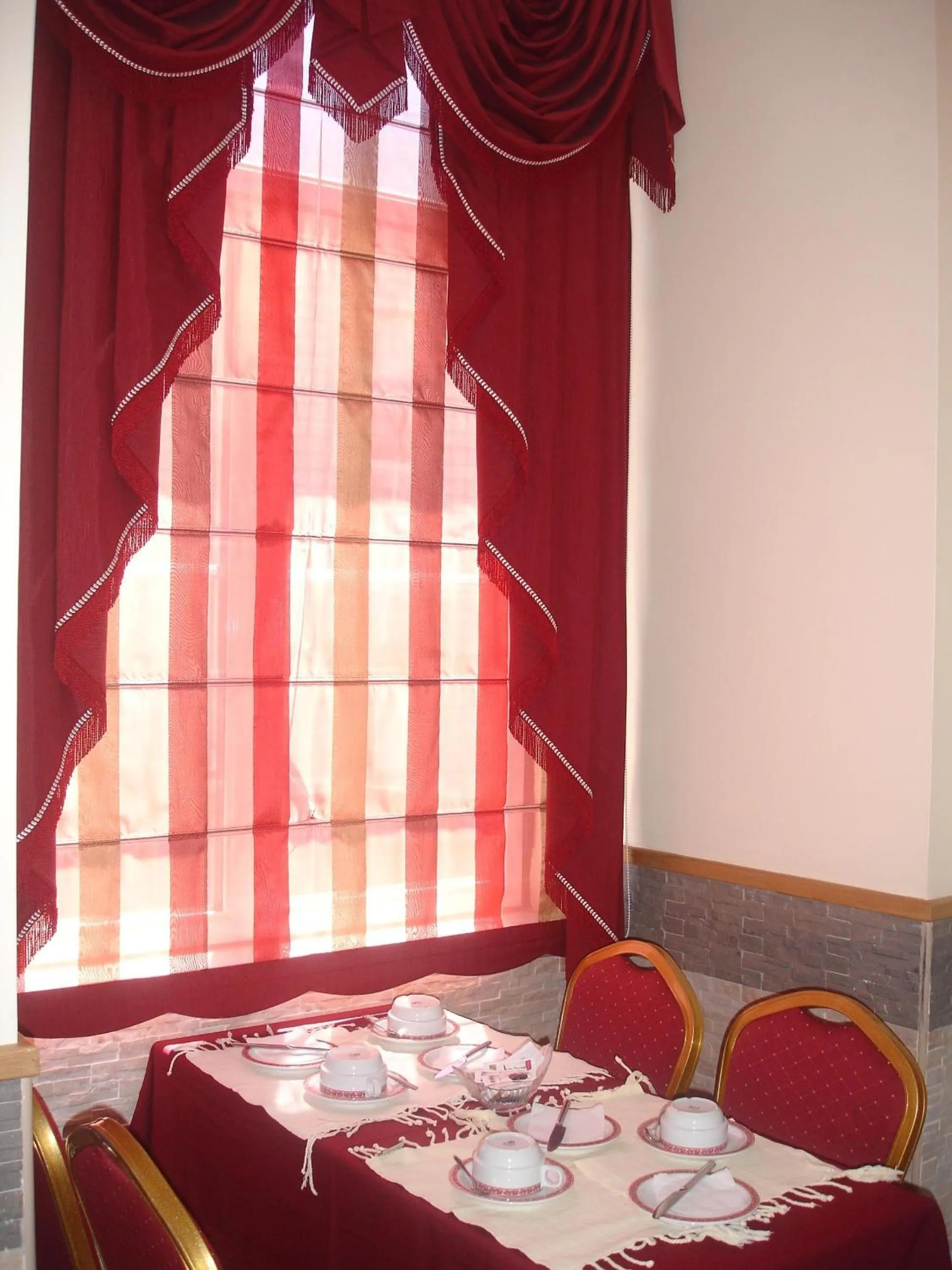 Restaurant/places to eat in Grande Pensao Residencial Alcobia