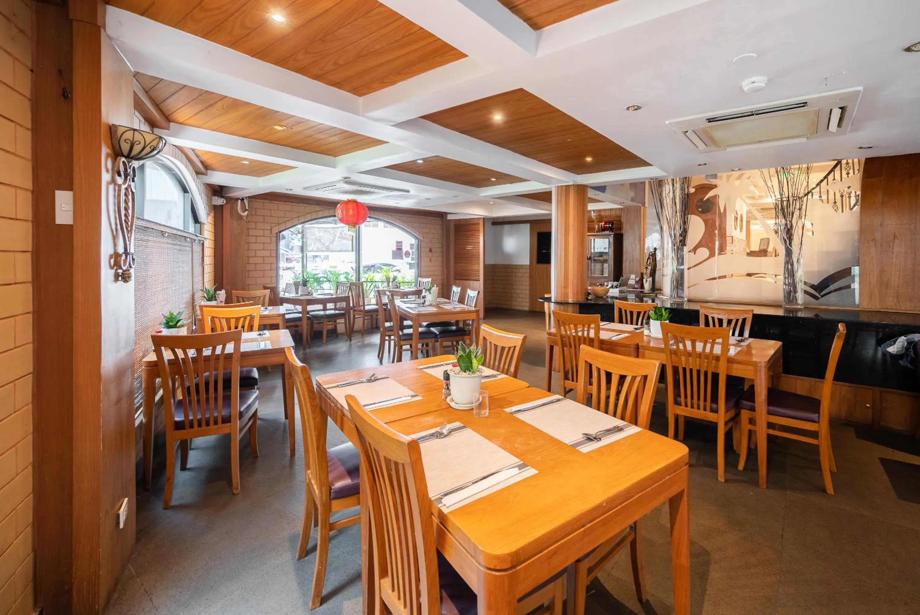 Restaurant/places to eat in Hotel Mermaid Bangkok