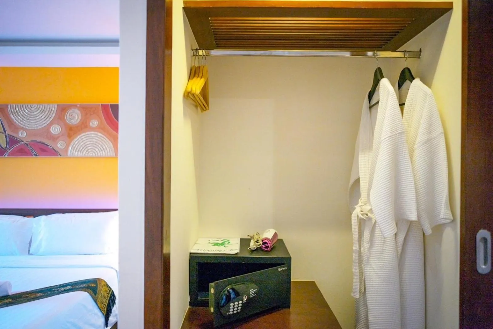 Bed in Hotel Mermaid Bangkok